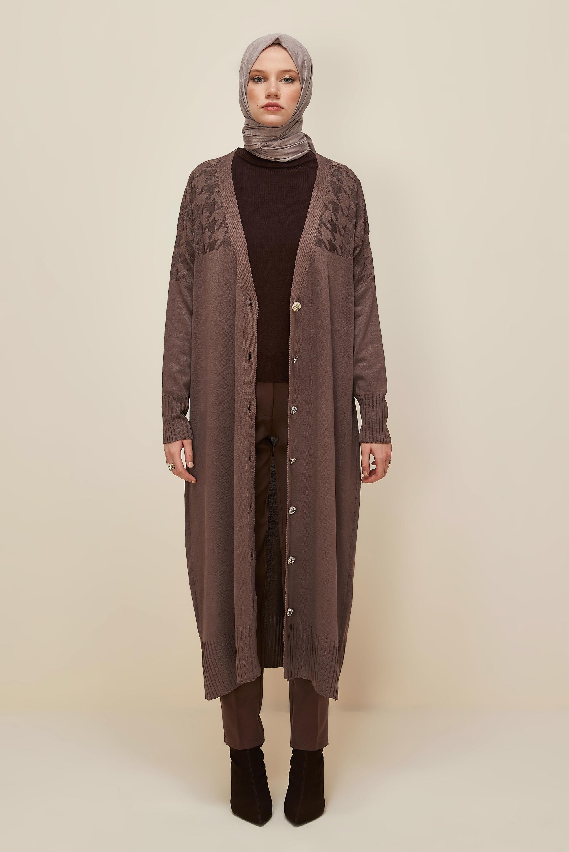 Tesettür giyim KAHVE DÜĞMELİ TRİKO HIRKA 45893