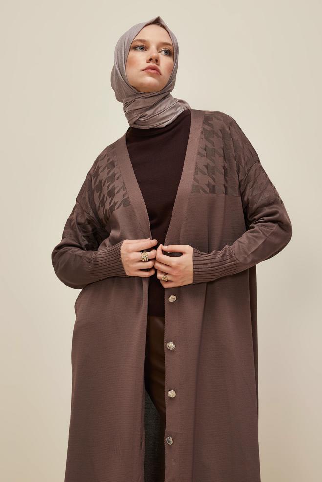 Tesettür giyim KAHVE DÜĞMELİ TRİKO HIRKA 45893 - ALVİNA