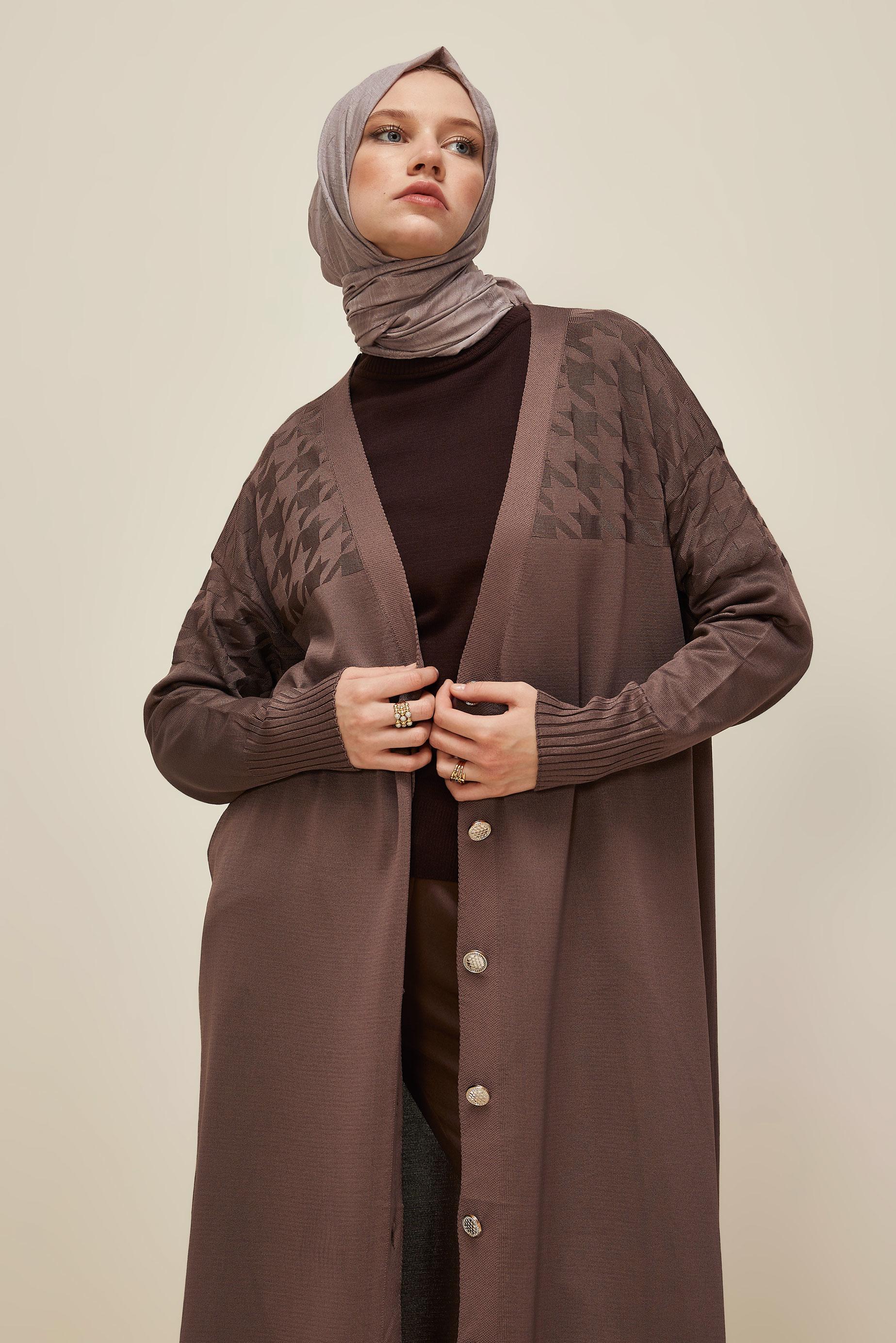 Tesettür giyim KAHVE DÜĞMELİ TRİKO HIRKA 45893