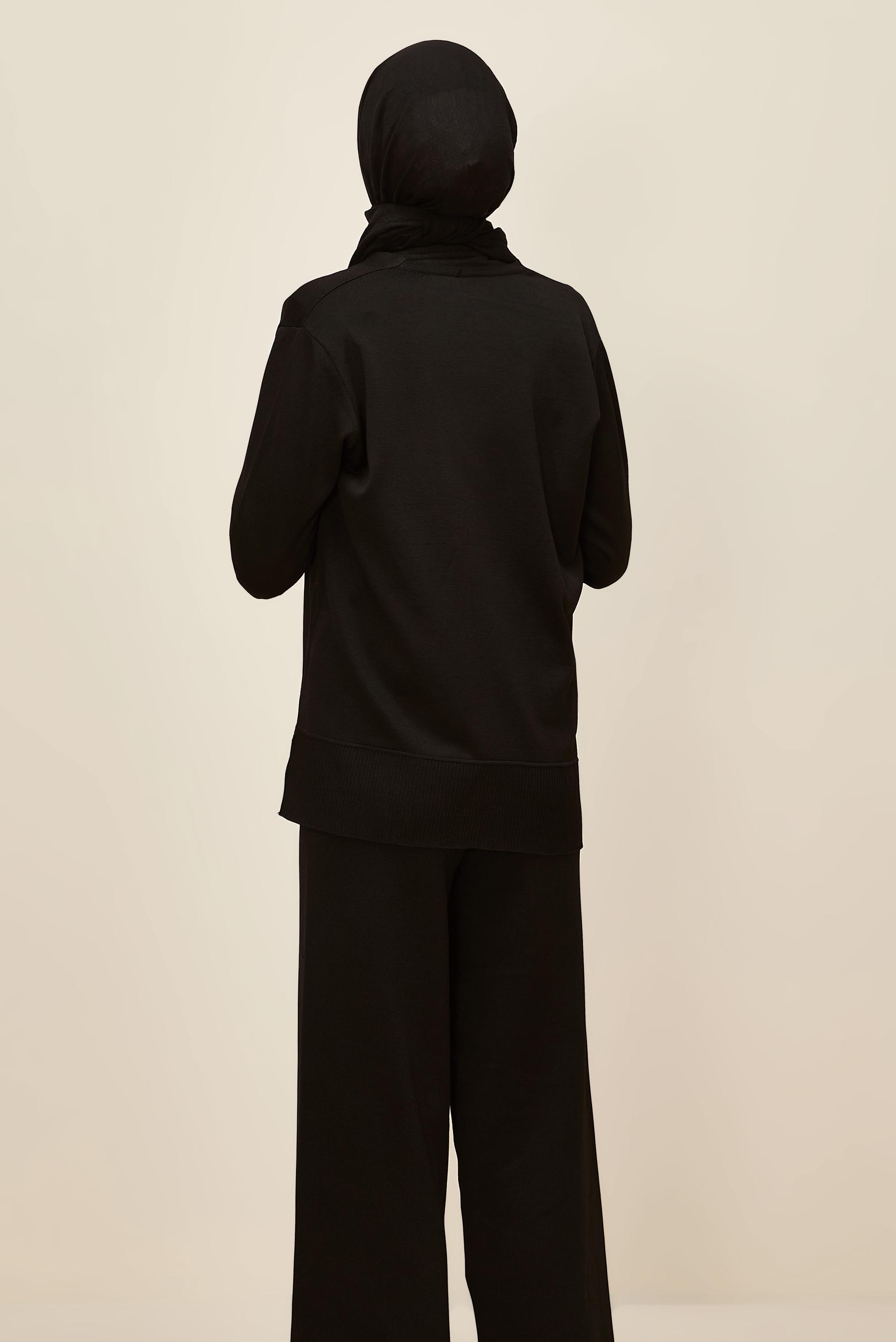 Tesettür giyim SİYAH DÜĞMELİ TRİKO HIRKA 45895