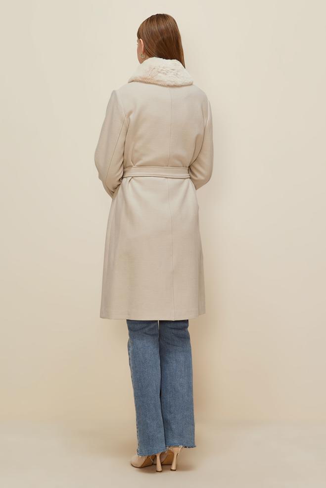 Tesettür giyim BEJ KÜRK YAKA DETAYLI KABAN 90604 - ALVİNA