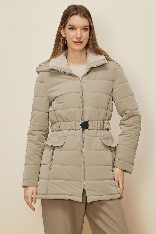 Hijab clothing BEIGE BELTED QUILTED COAT 90608 - ALVİNA