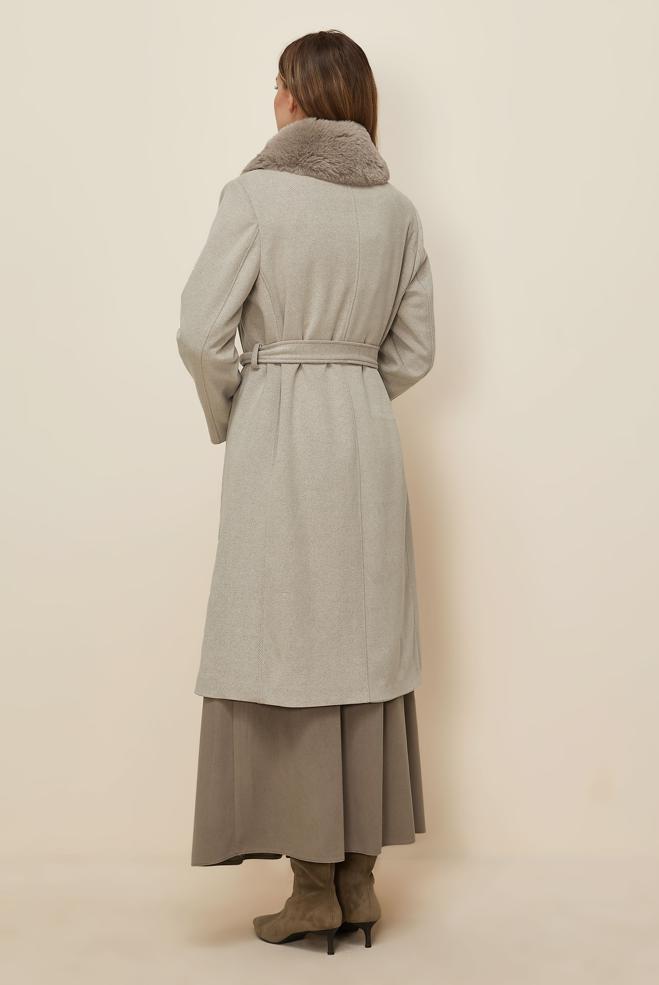 Tesettür giyim BEJ KUŞAKLI KAŞE KABAN 90633 - ALVİNA