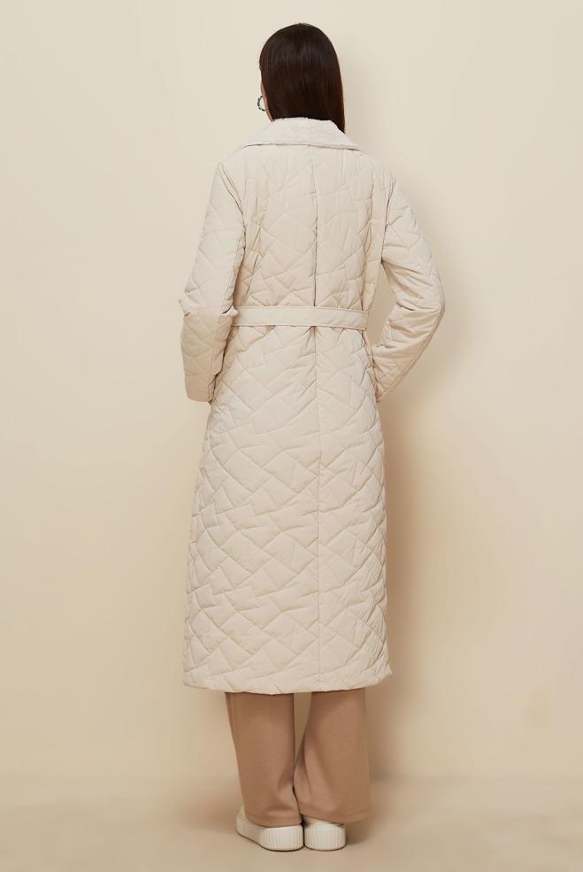 Tesettür giyim BEJ KEMERLİ KAPİTONE KABAN 90634 - ALVİNA