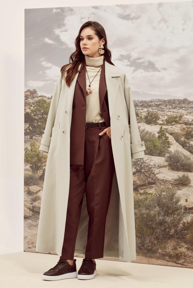 Tesettür giyim BEJ KEMERLİ KAŞE MANTO 90605 - ALVİNA