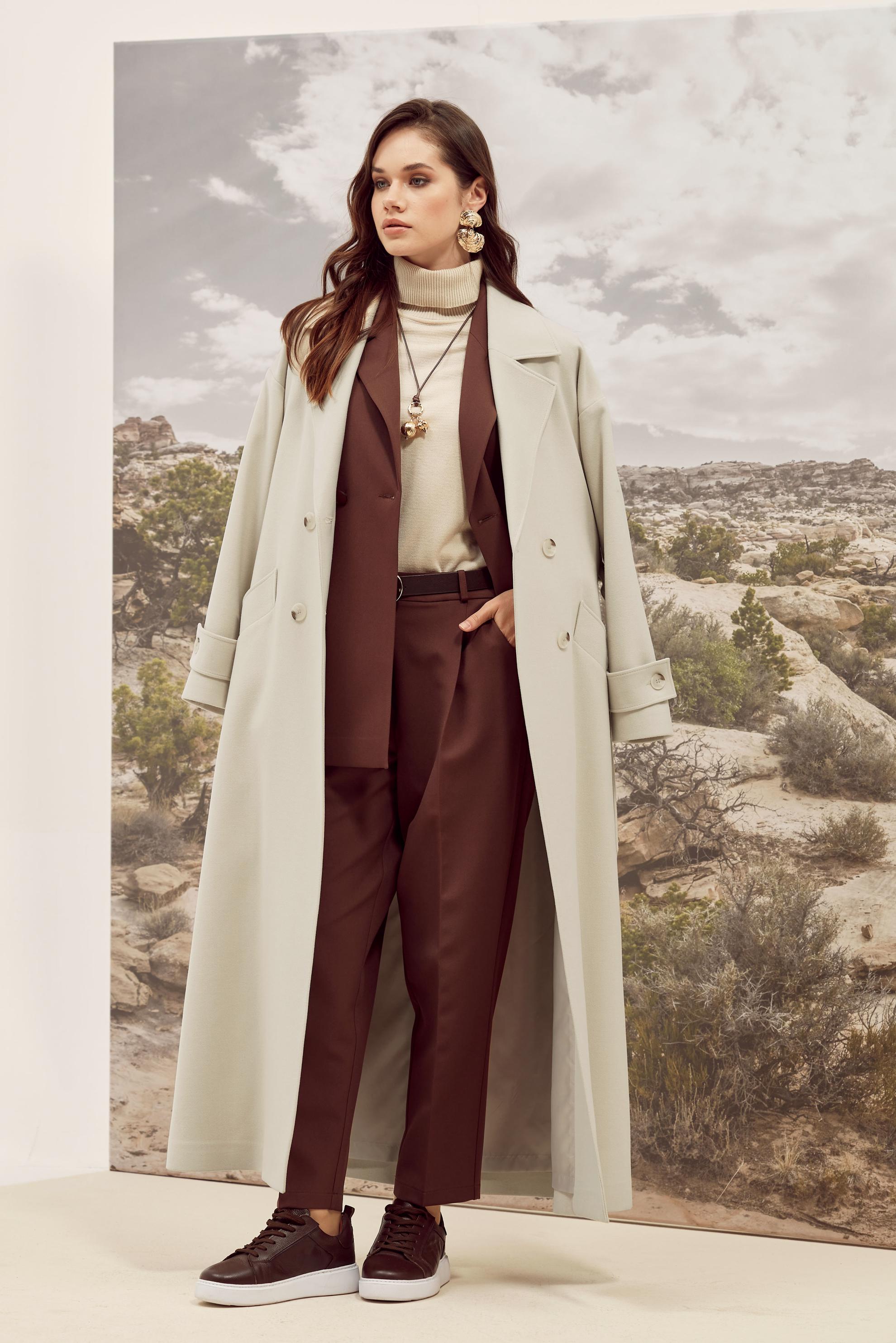 Tesettür giyim BEJ KEMERLİ KAŞE MANTO 90605