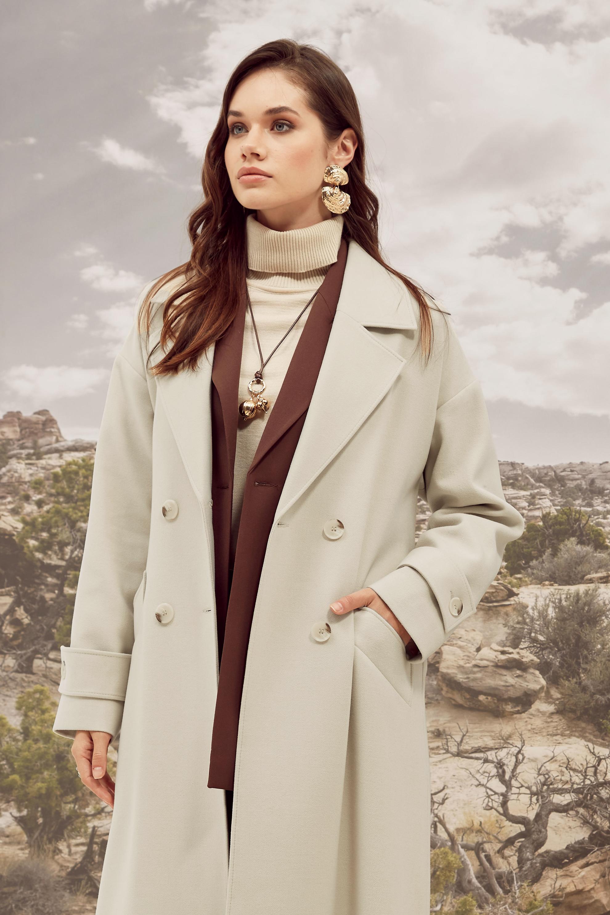 Tesettür giyim BEJ KEMERLİ KAŞE MANTO 90605