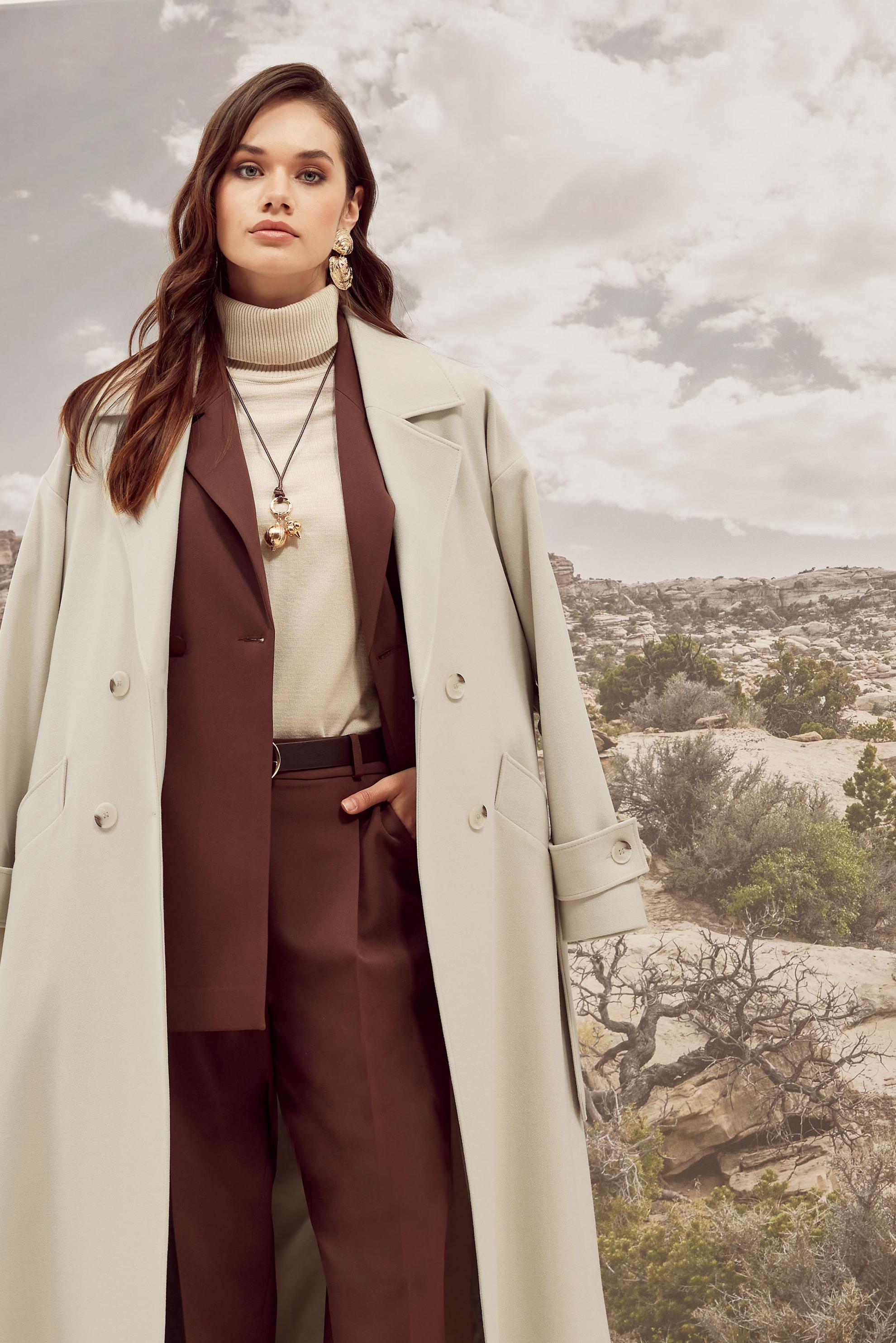 Tesettür giyim BEJ KEMERLİ KAŞE MANTO 90605