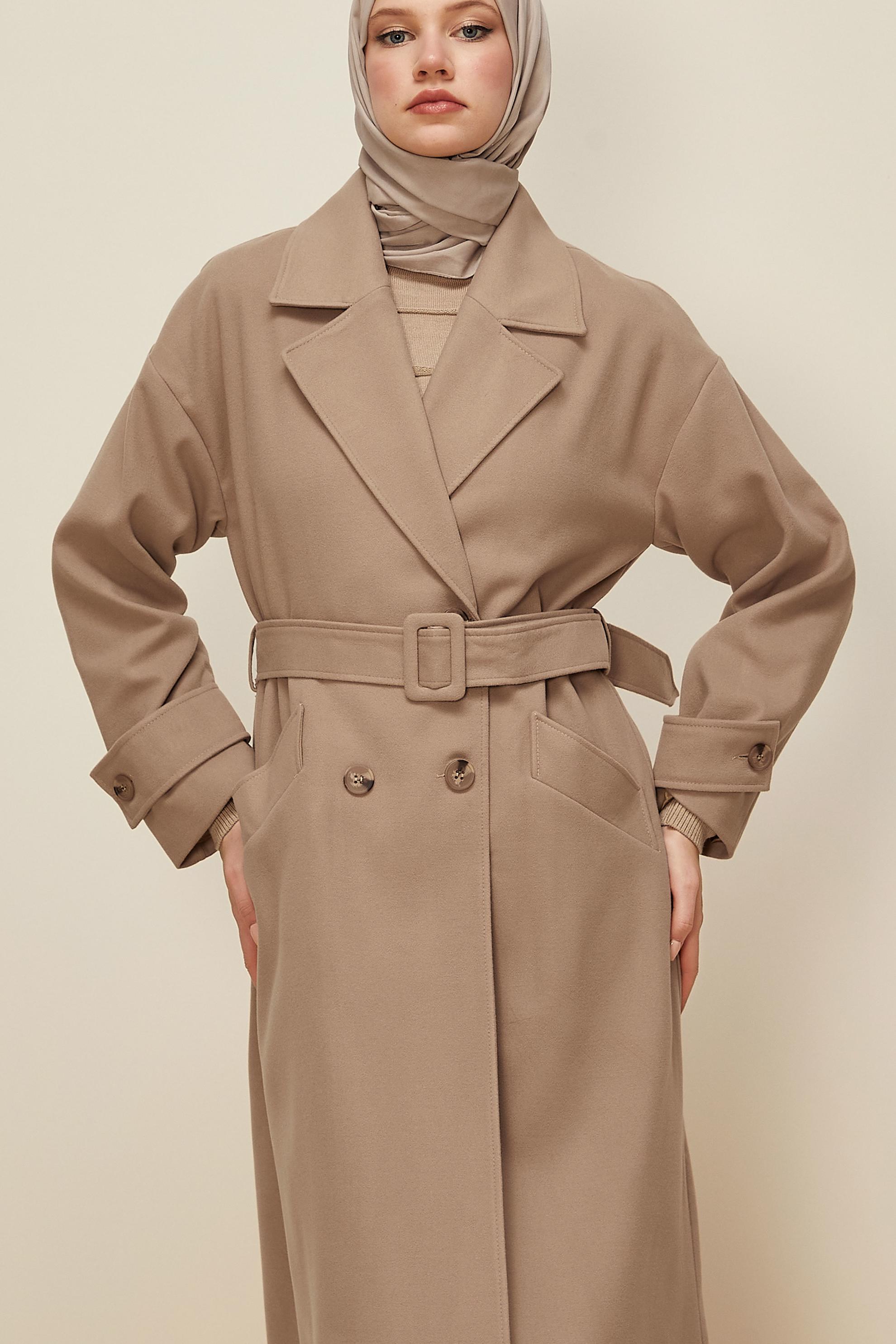 Tesettür giyim KAHVE KEMERLİ KAŞE MANTO 90605