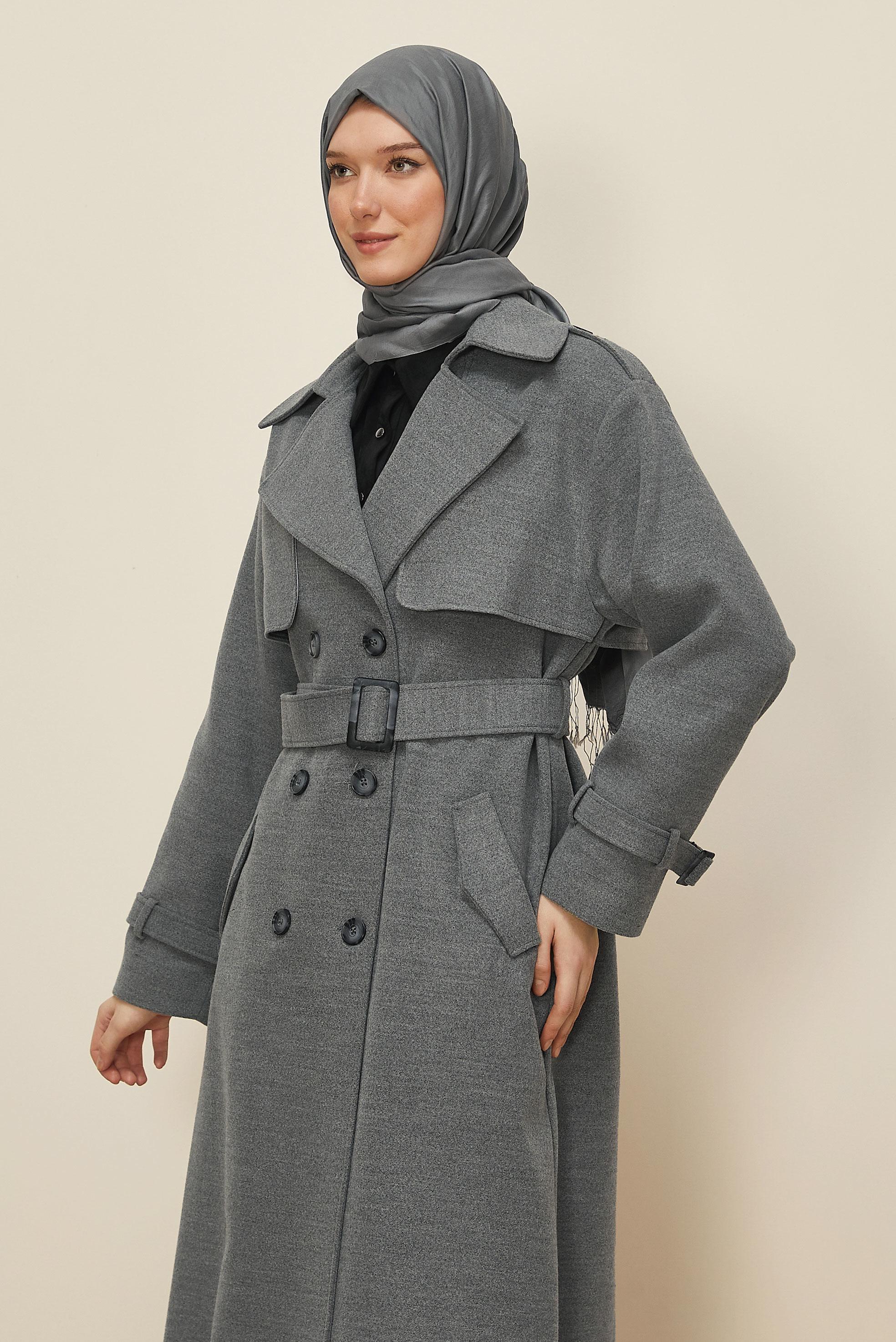 Tesettür giyim GRİ KEMERLİ KAŞE MANTO 90635