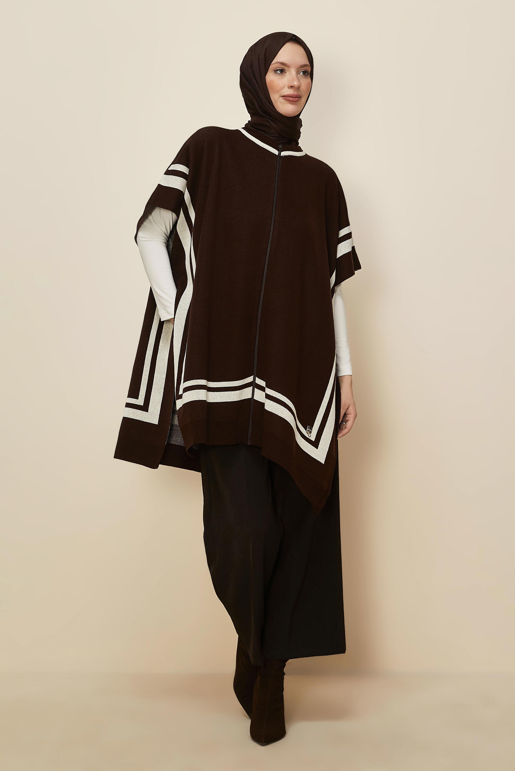 Vêtements hijab BRUN PONCHO EN MAILLE ZIPPÉE 45897