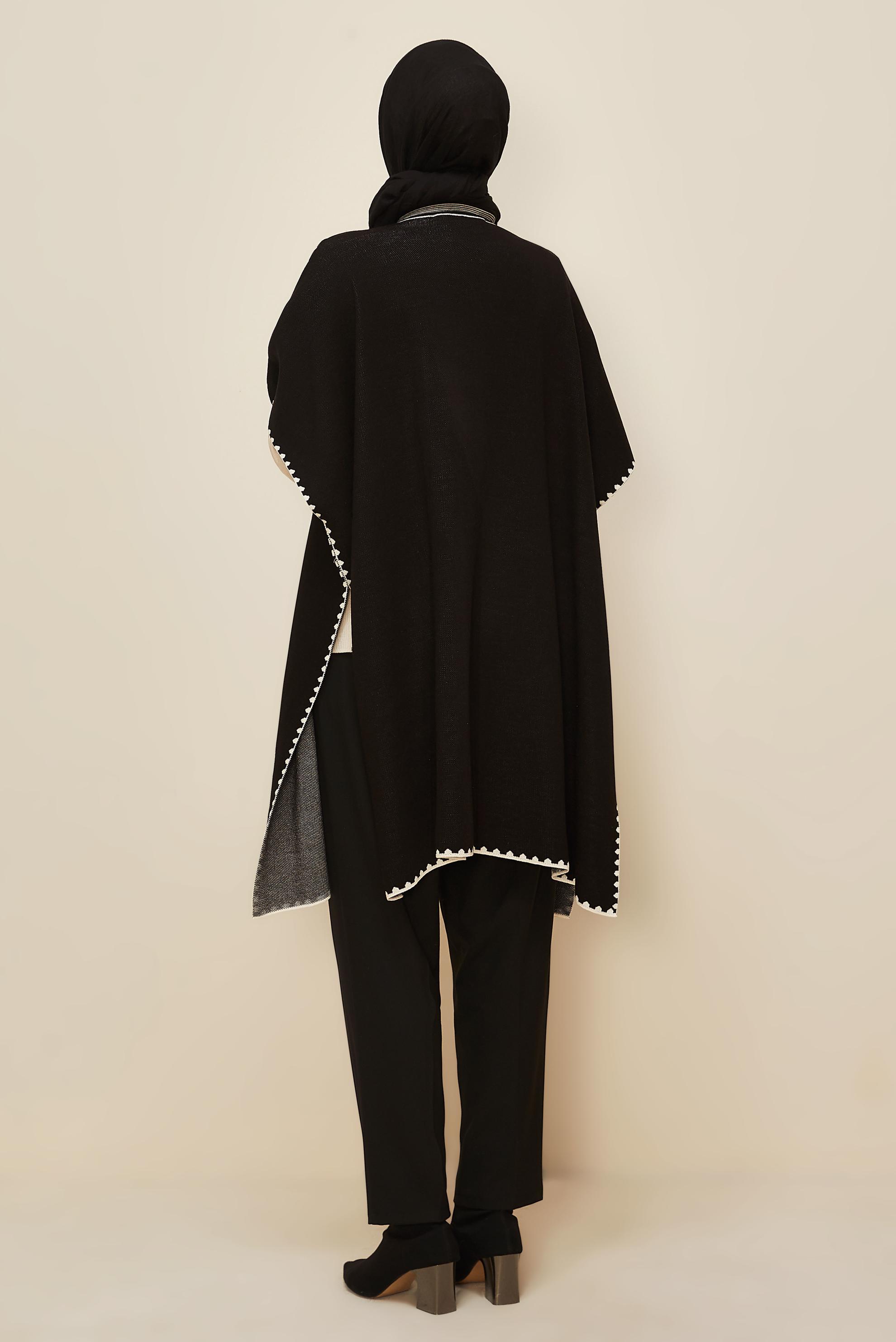 Hijab clothing BLACK KNITWEAR PONCHO 45899