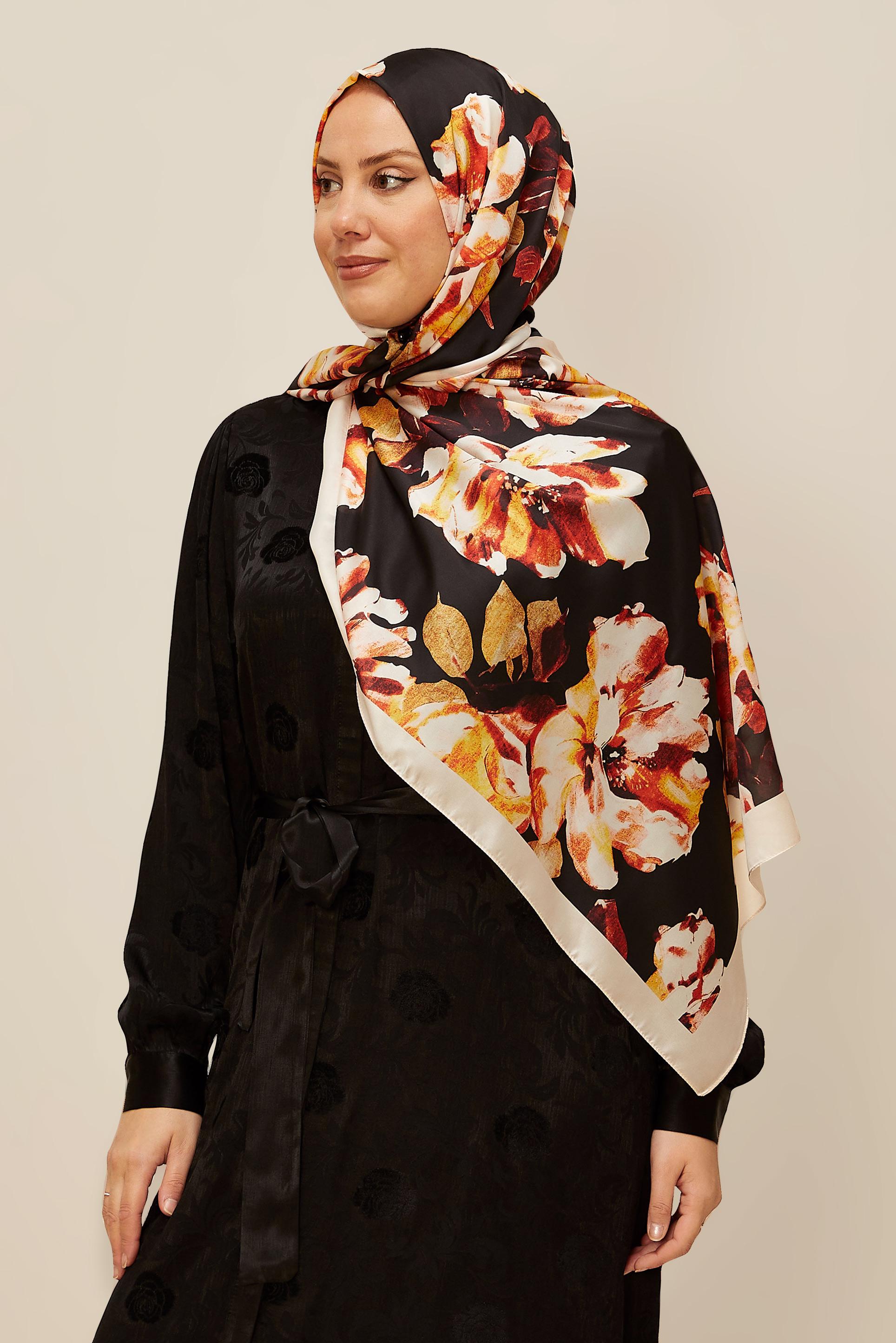 Tesettür giyim SİYAH ALVİNA ÇİÇEK DESENLİ ŞAL 8601