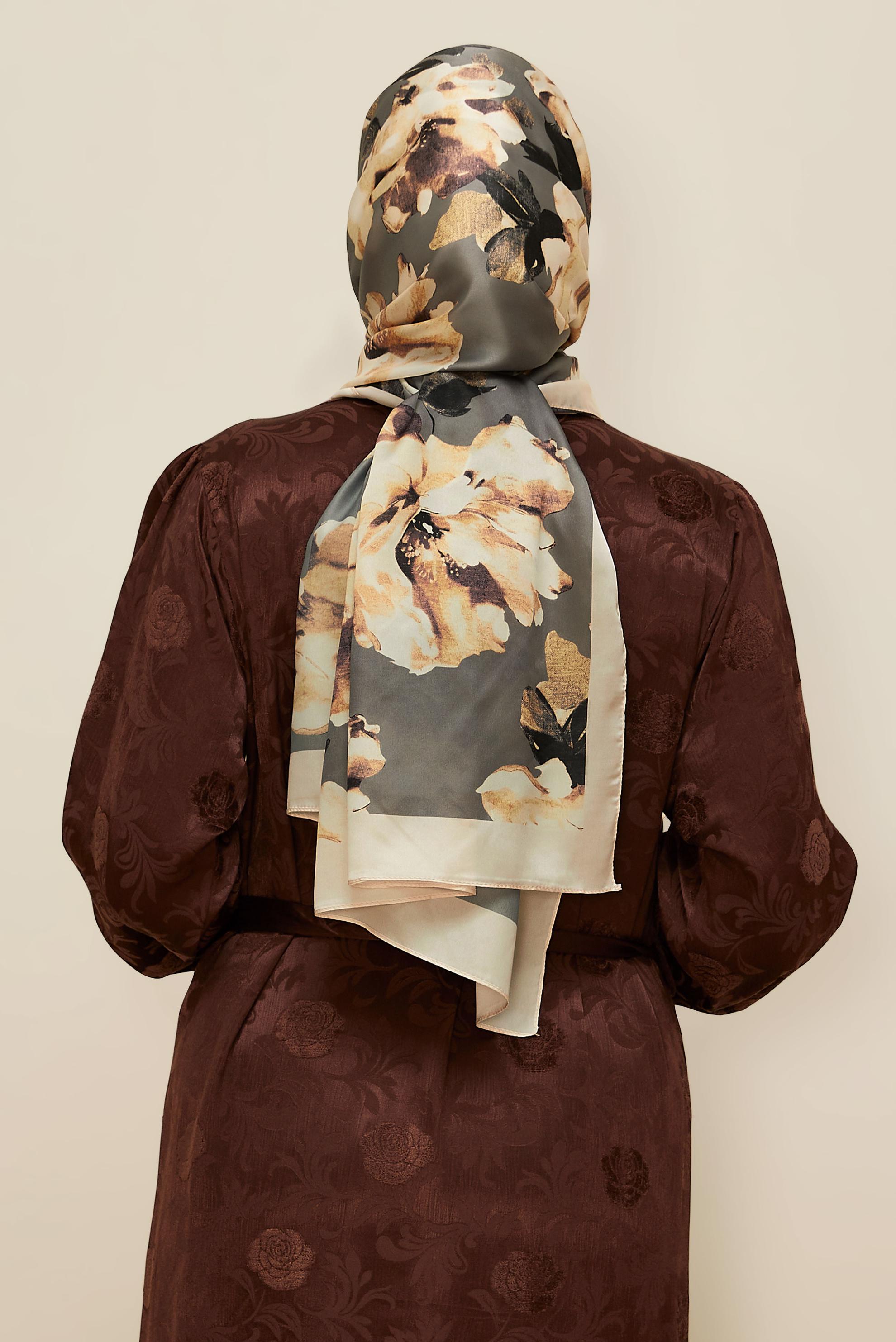 Tesettür giyim BEJ ALVİNA ÇİÇEK DESENLİ ŞAL 8601