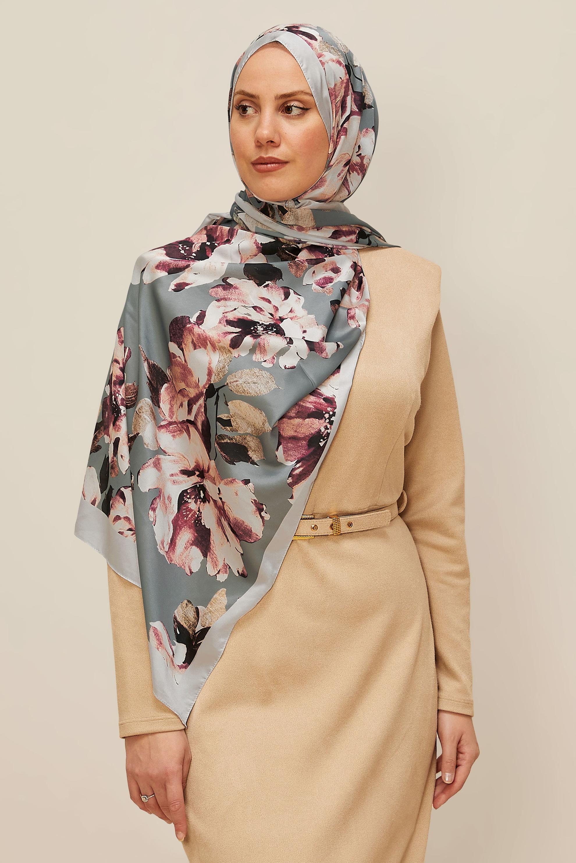 Tesettür giyim GRİ ALVİNA ÇİÇEK DESENLİ ŞAL 8601