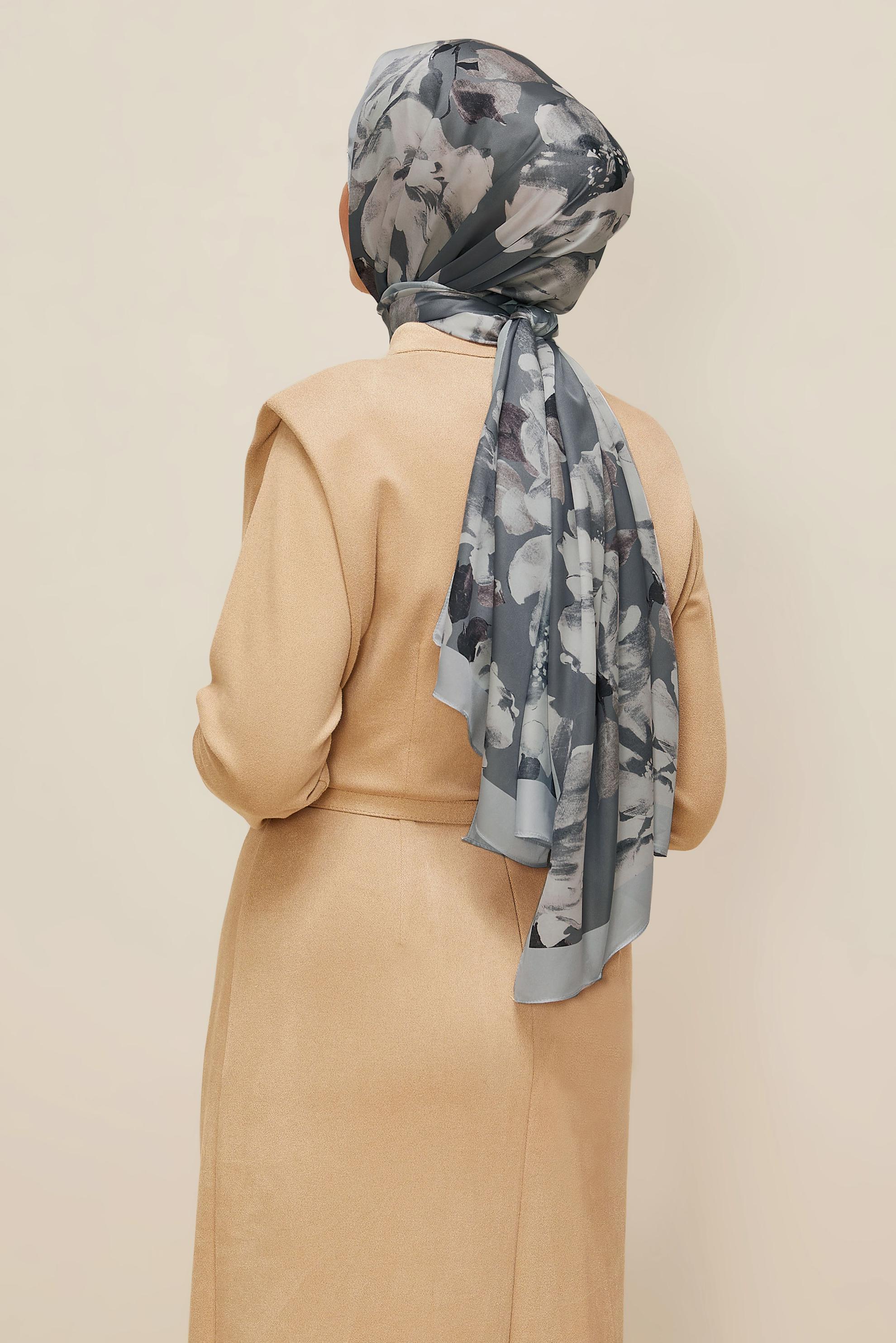 Tesettür giyim GÜMÜŞ ALVİNA ÇİÇEK DESENLİ ŞAL 8601