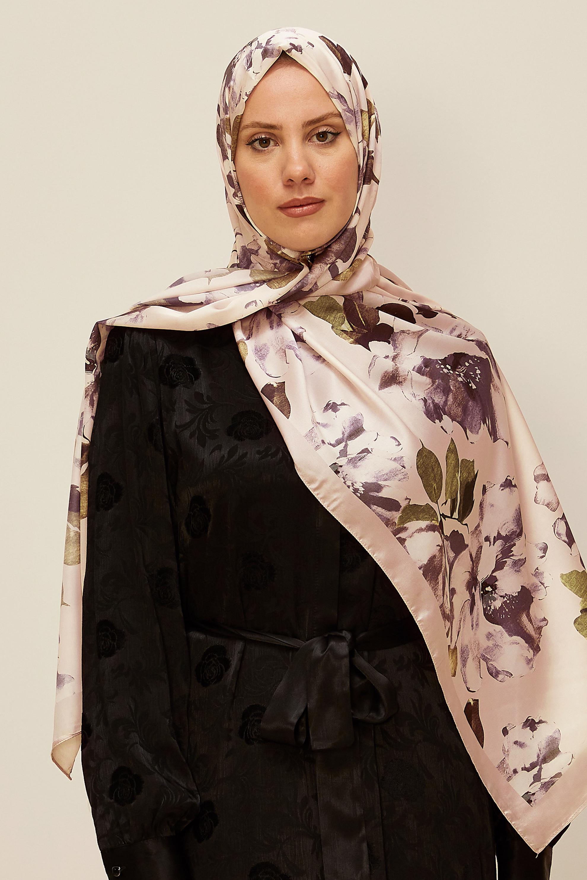 Vêtements hijab POUDRE CHÂLE À MOTIFS FLEURS ALVINA 8601