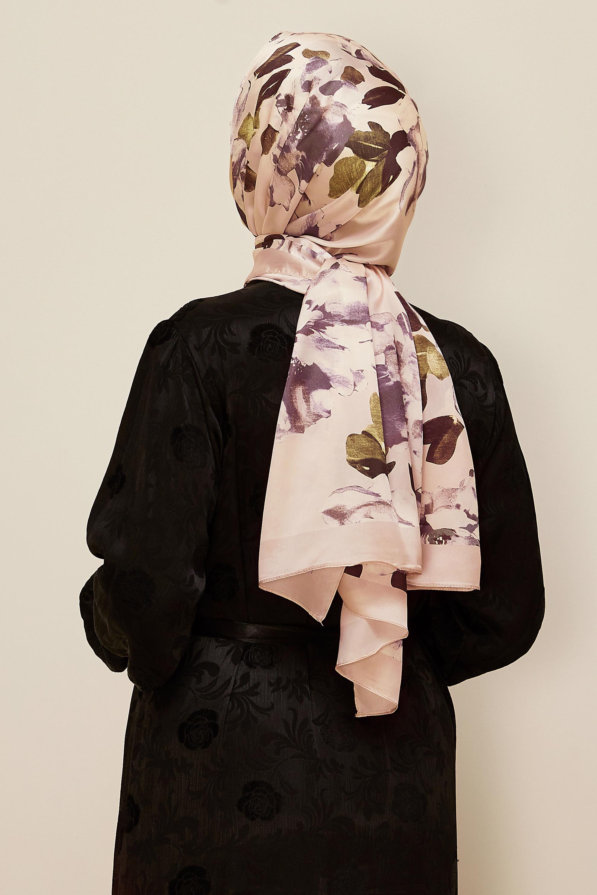 Vêtements hijab POUDRE CHÂLE À MOTIFS FLEURS ALVINA 8601