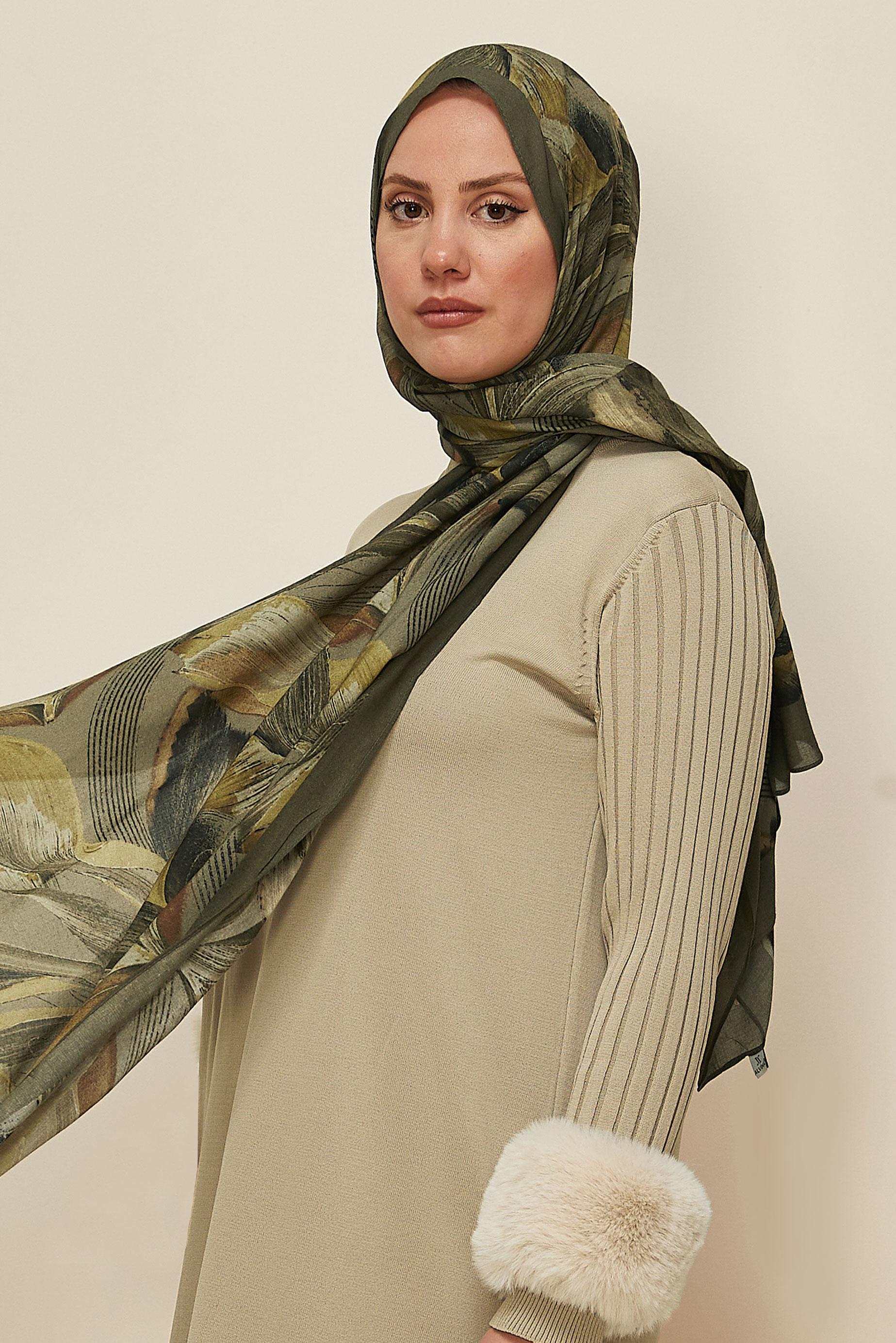 Vêtements hijab KAKI CHÂLE ALVINA EN VISCOSE À MOTIFS 8604