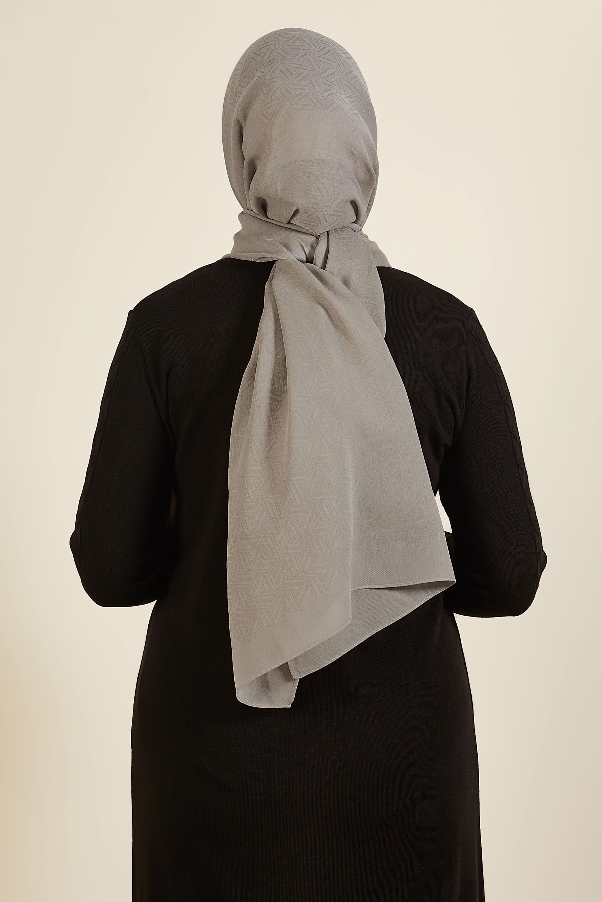 Tesettür giyim BEJ ALVİNA VELLURE ŞAL 8613