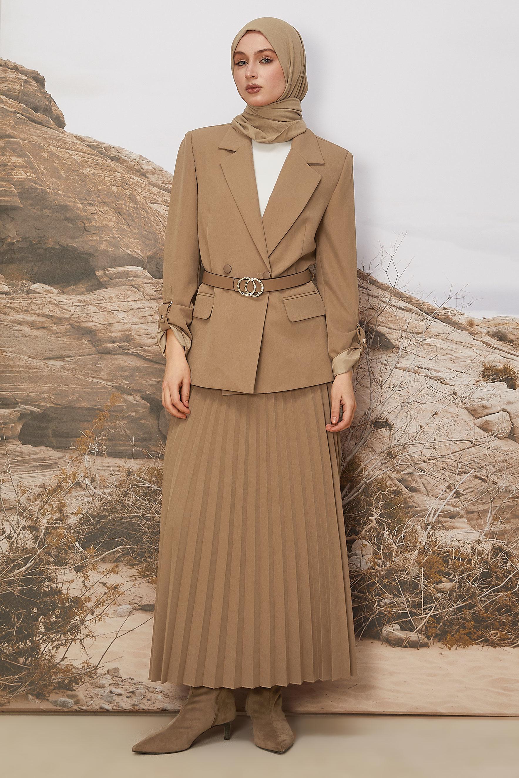 Tesettür giyim BEJ KEMERLİ ETEKLİ TAKIM 30542