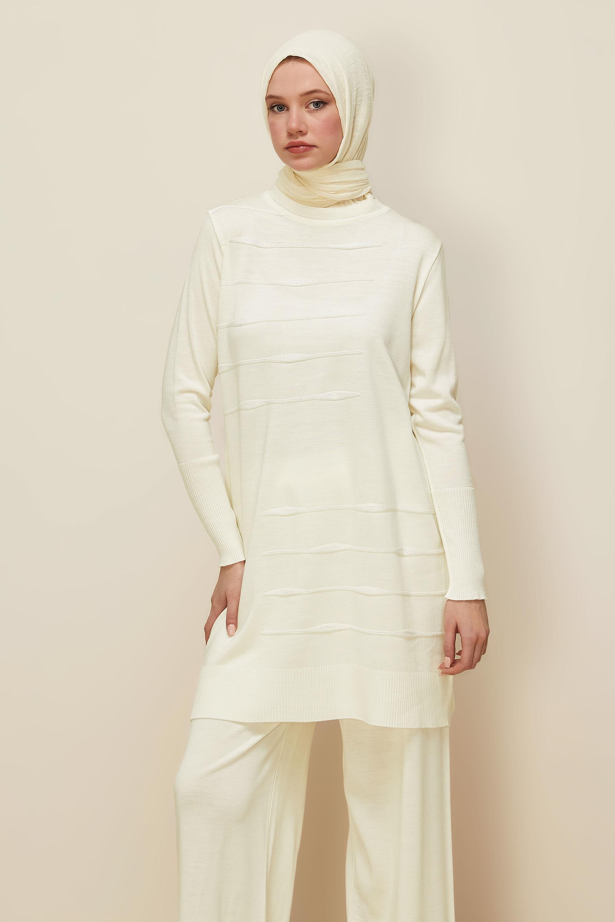 Tesettür giyim BEYAZ PANTOLONLU TRİKO TAKIM 45824