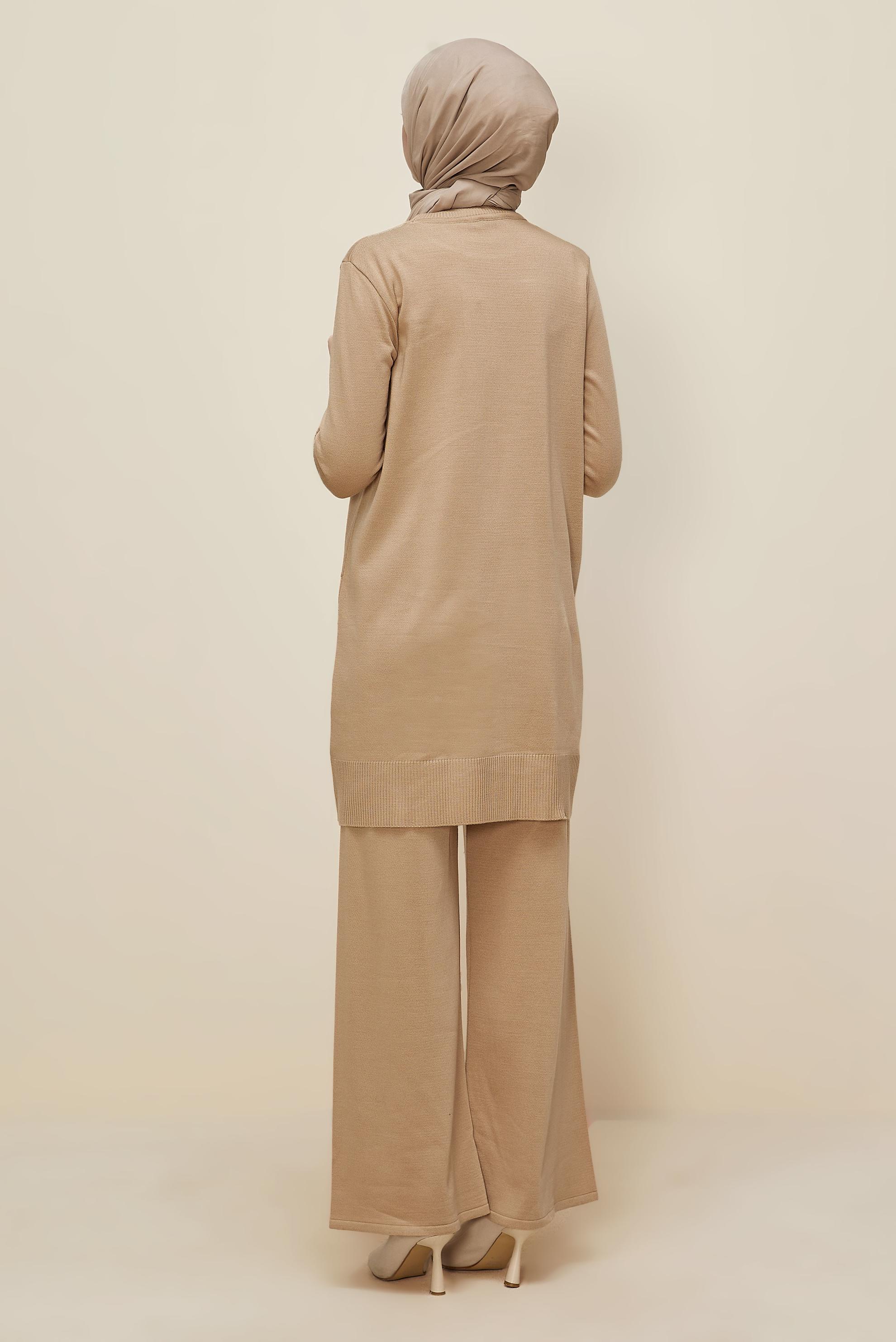 Tesettür giyim BEJ PANTOLONLU TRİKO TAKIM 45824