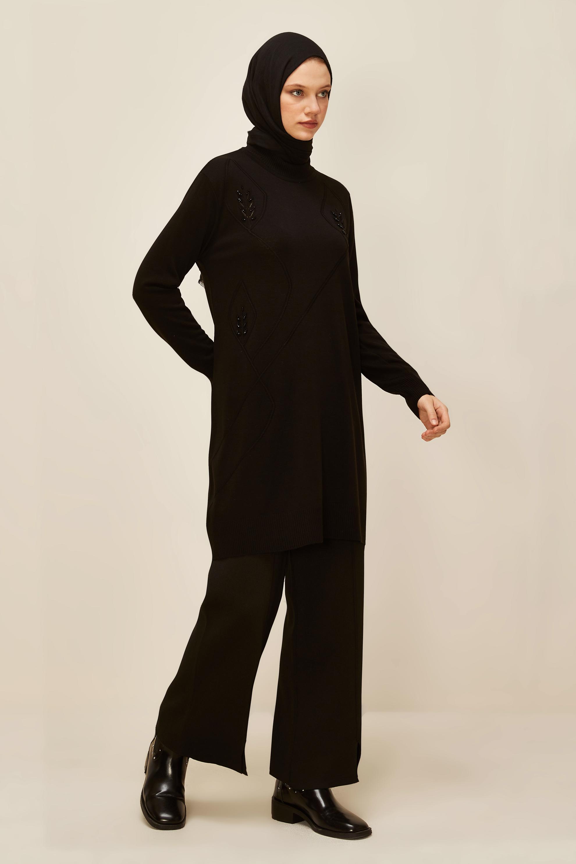 Tesettür giyim SİYAH NAKIŞLI TRİKO TUNİK 45814