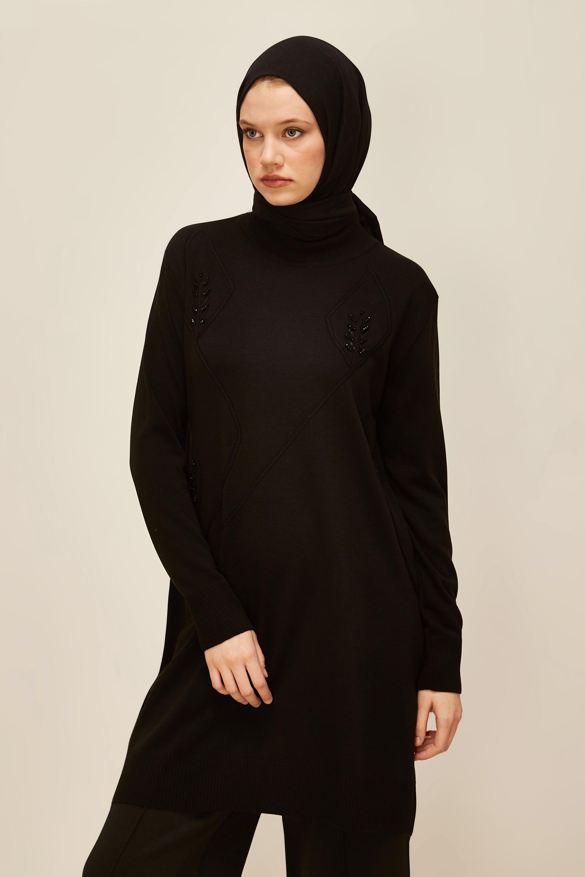 Tesettür giyim SİYAH NAKIŞLI TRİKO TUNİK 45814