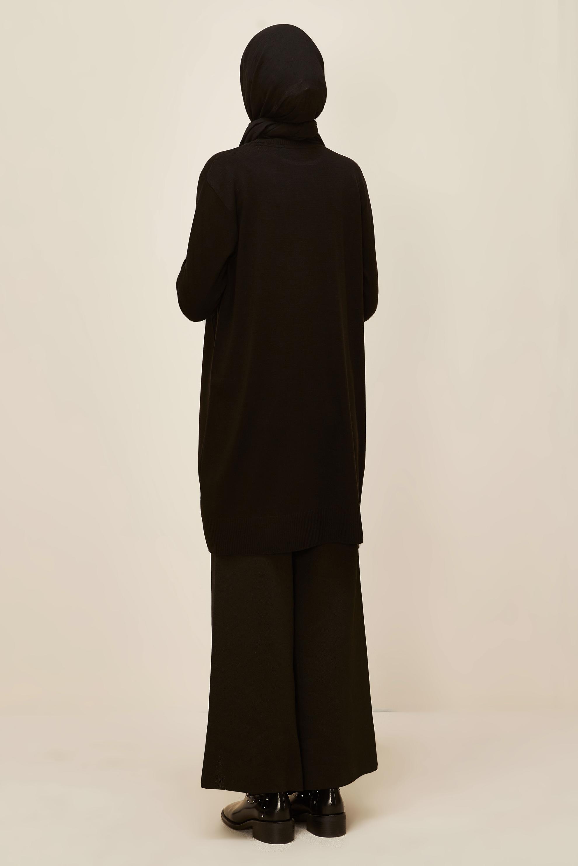 Tesettür giyim SİYAH NAKIŞLI TRİKO TUNİK 45814