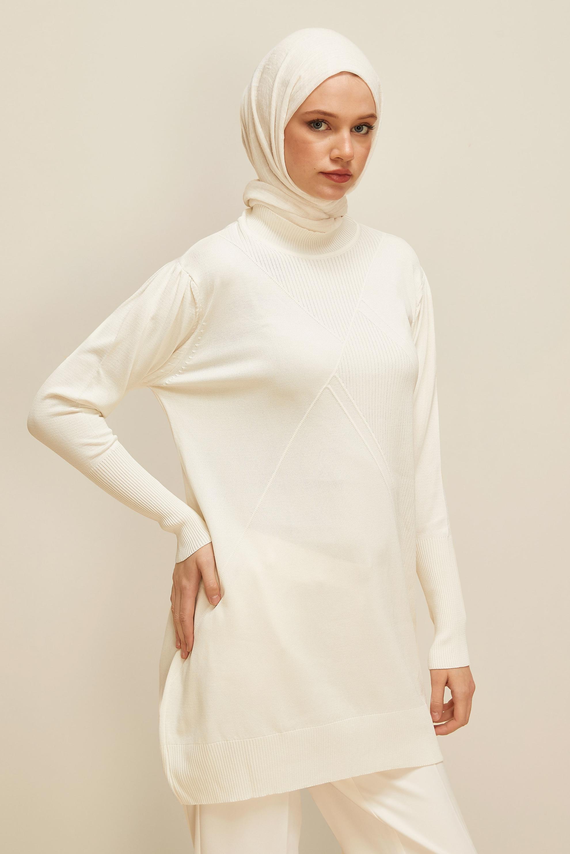 Tesettür giyim BEYAZ TRİKO TUNİK 45841