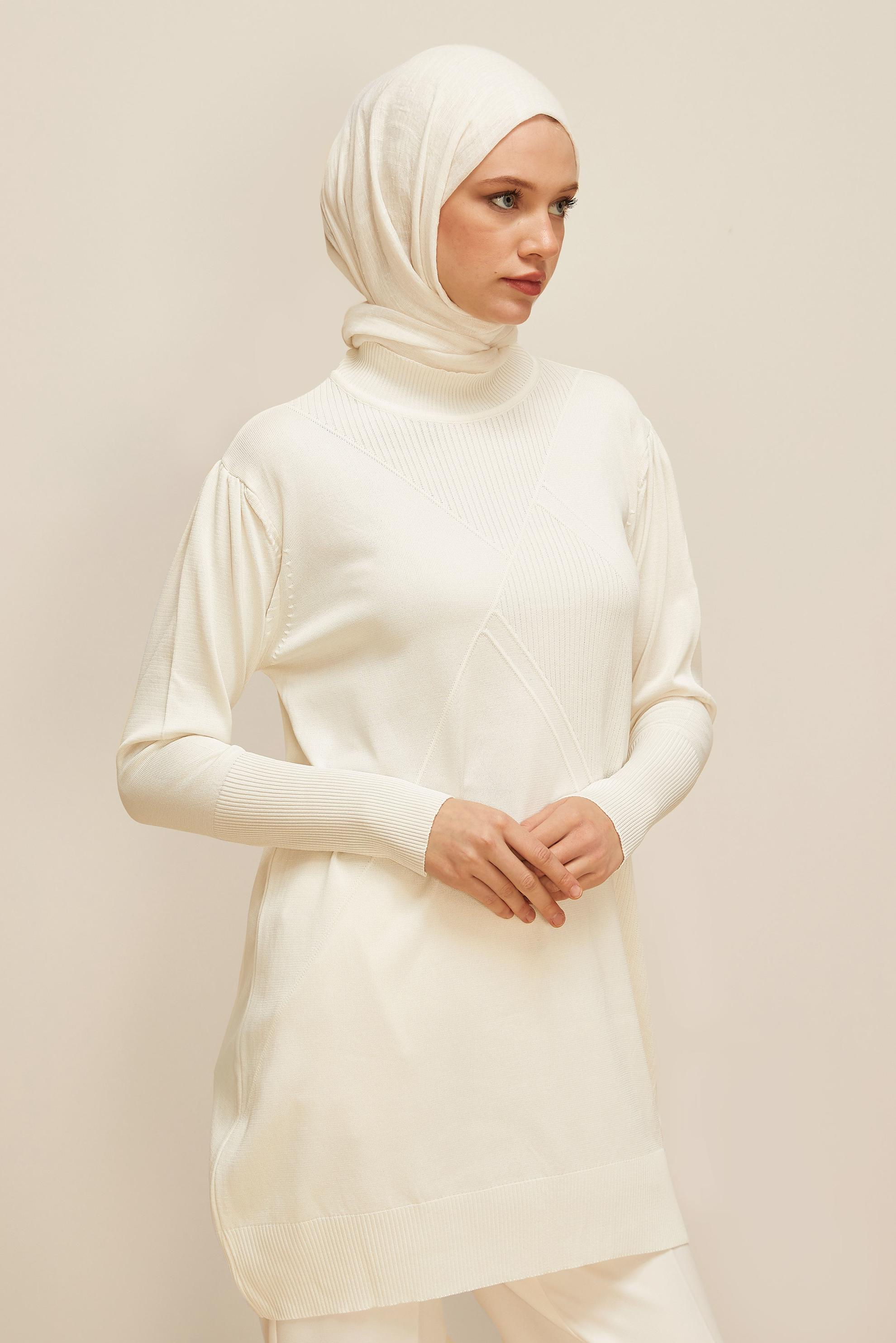 Tesettür giyim BEYAZ TRİKO TUNİK 45841