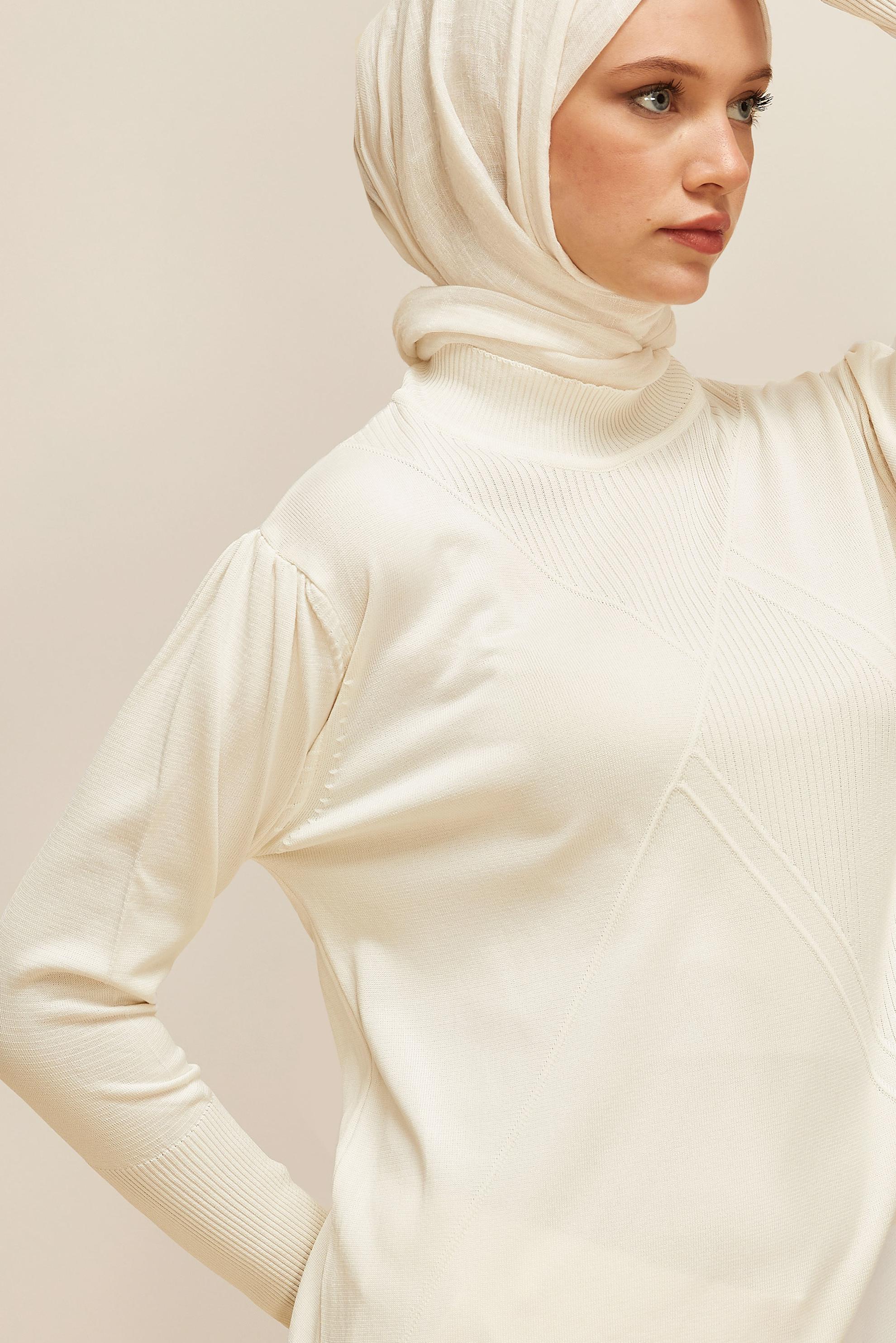 Tesettür giyim BEYAZ TRİKO TUNİK 45841