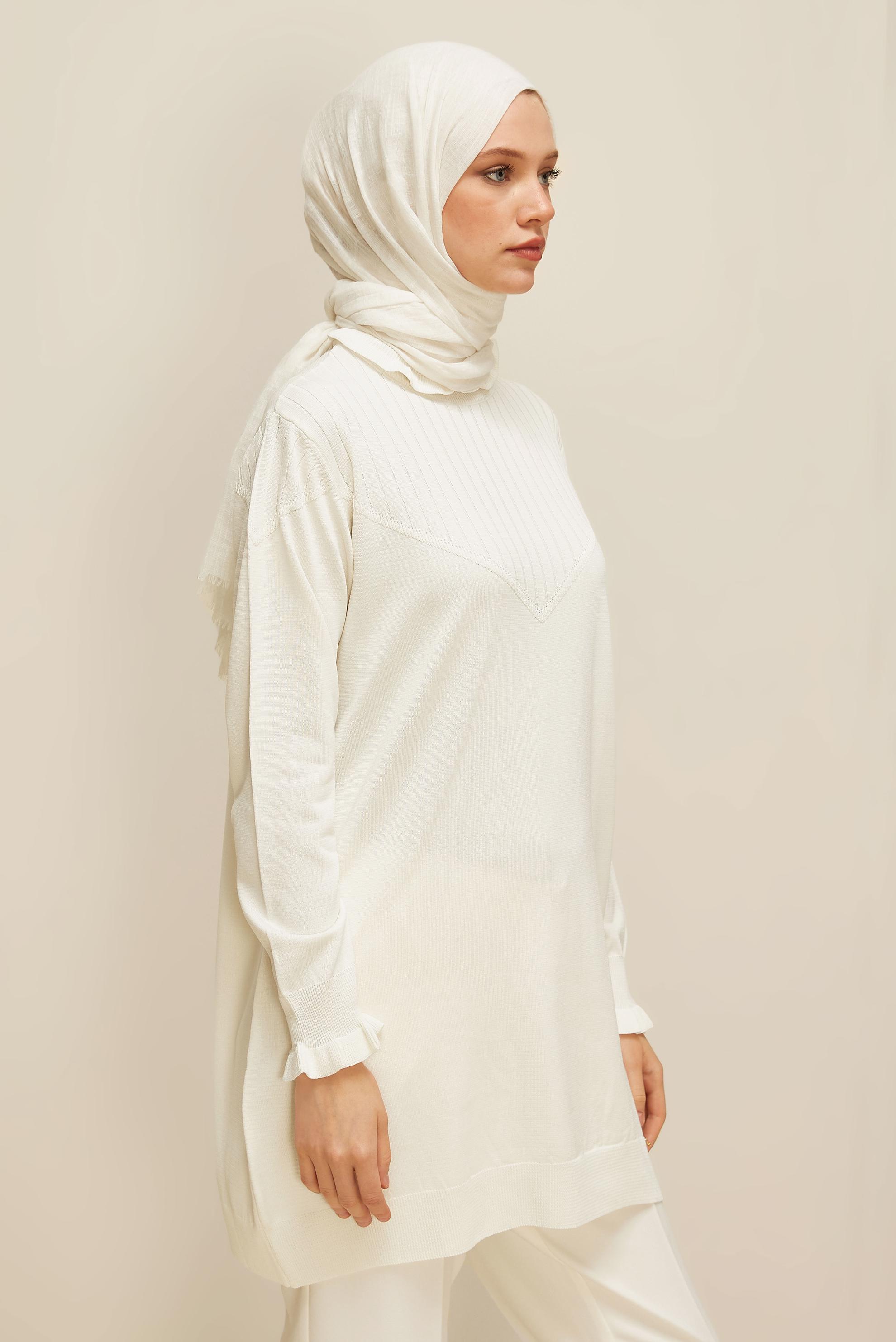 Tesettür giyim BEYAZ TRİKO TUNİK 45845