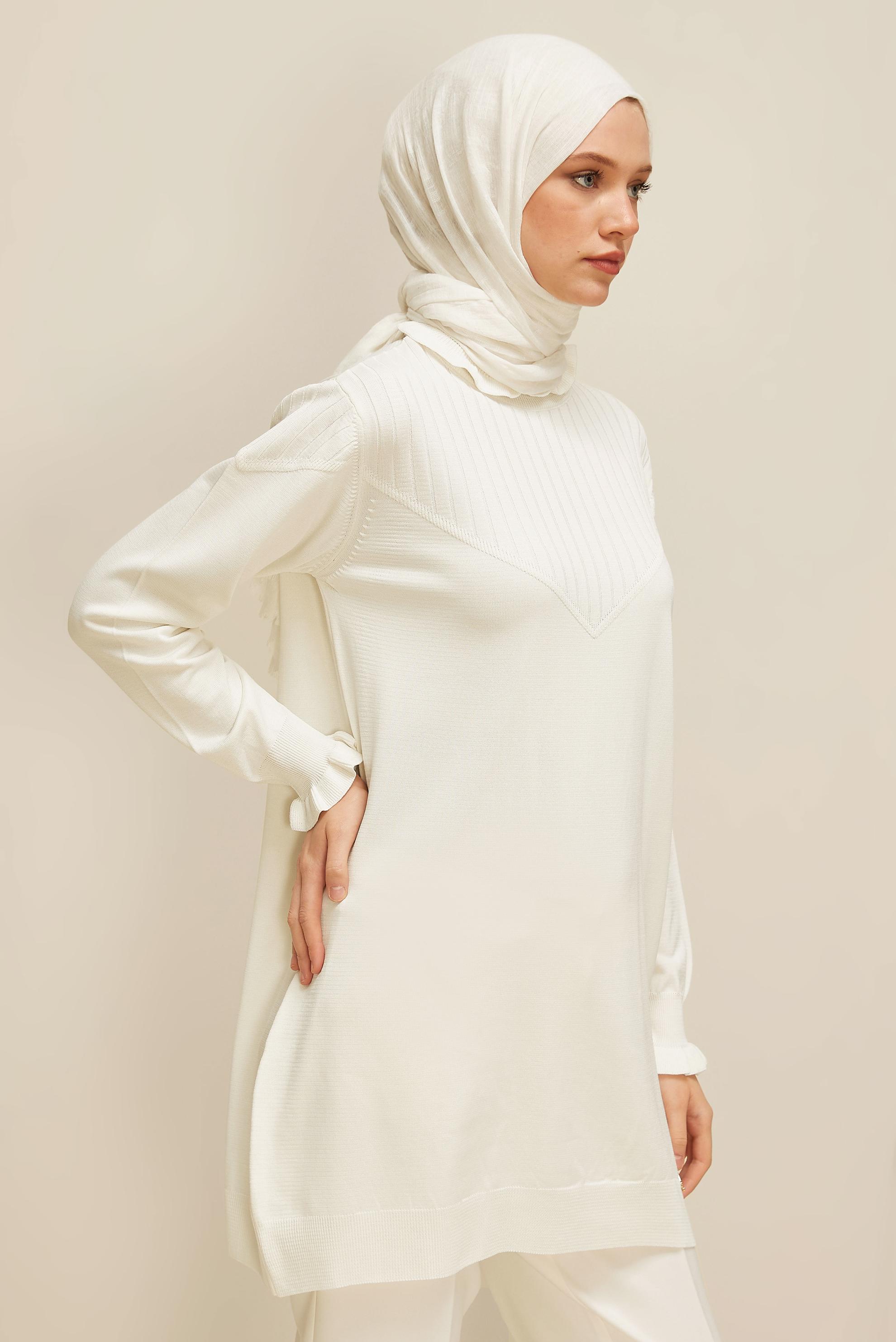 Tesettür giyim BEYAZ TRİKO TUNİK 45845