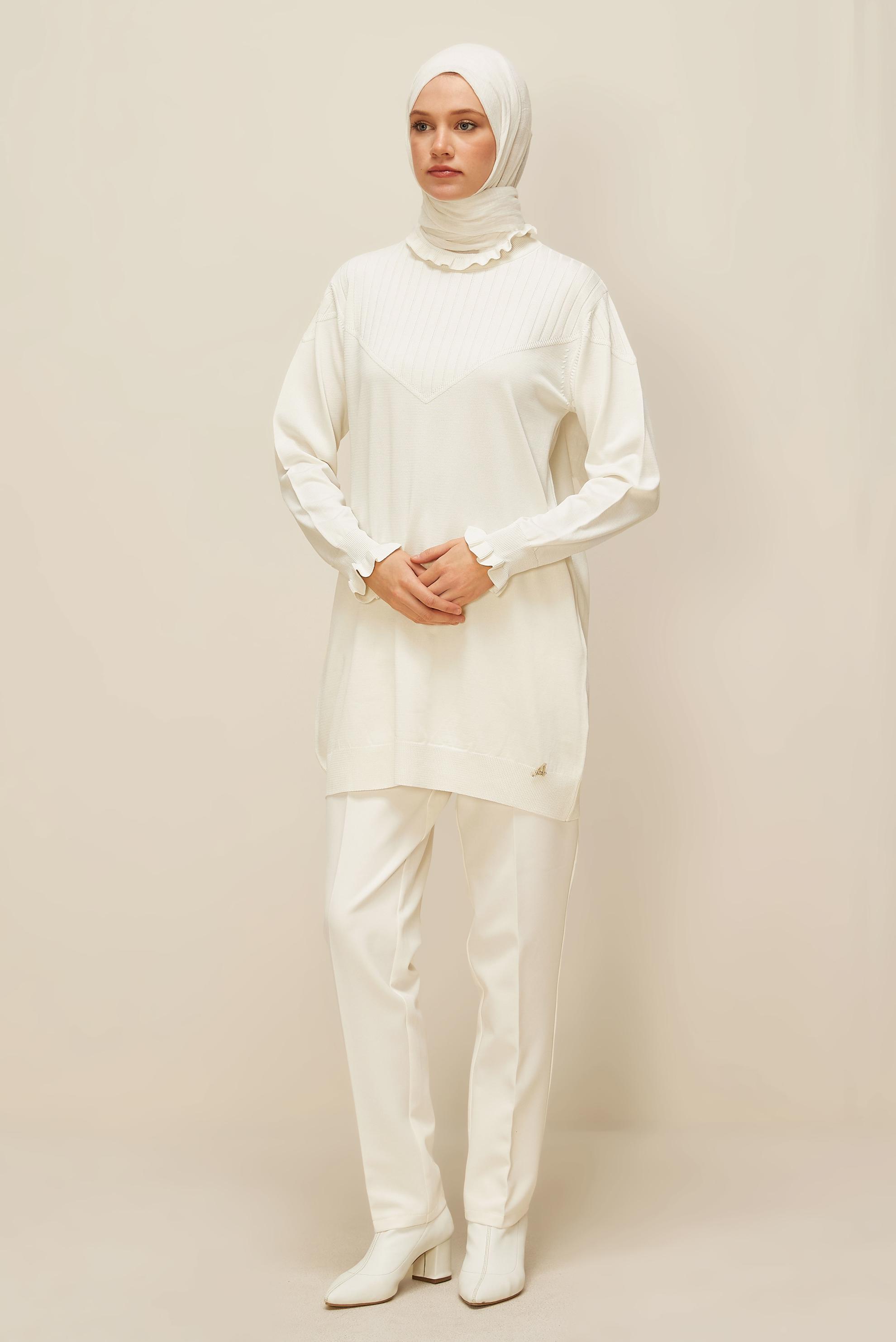 Tesettür giyim BEYAZ TRİKO TUNİK 45845