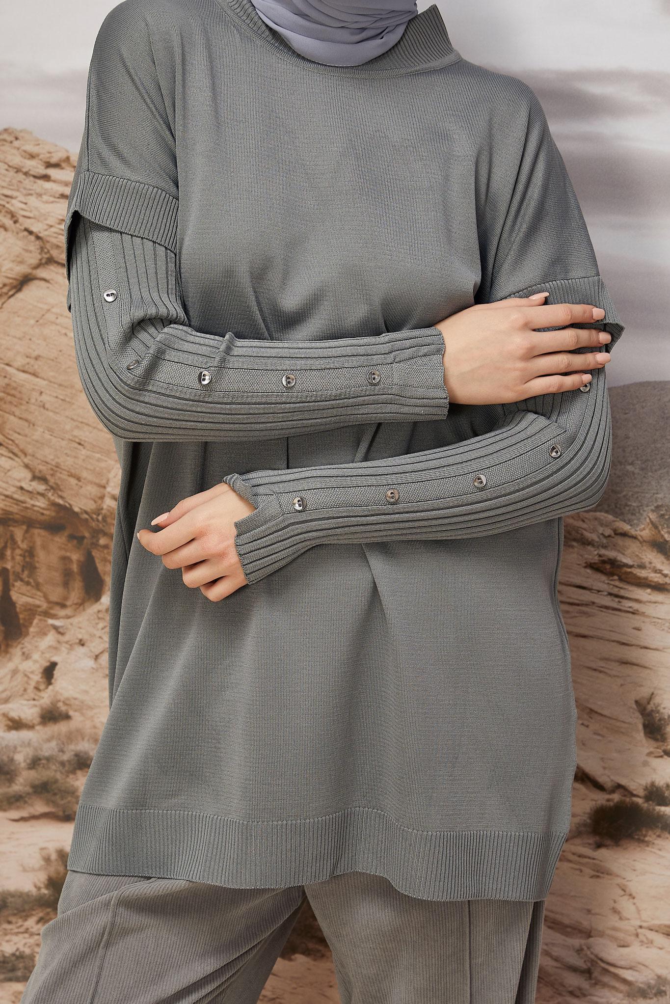 Tesettür giyim GRİ DÜĞME DETAYLI TRİKO TUNİK 45853