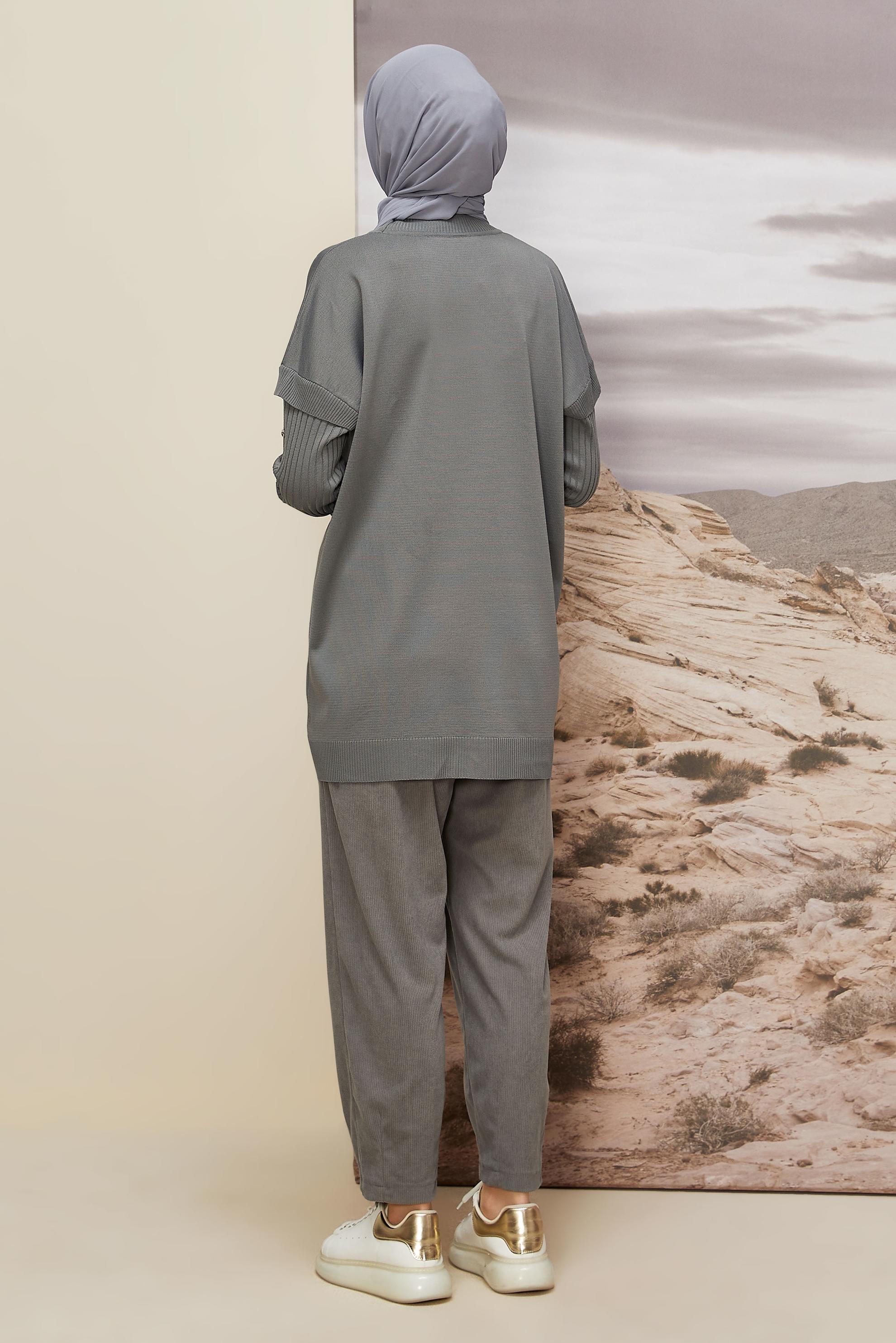 Tesettür giyim GRİ DÜĞME DETAYLI TRİKO TUNİK 45853