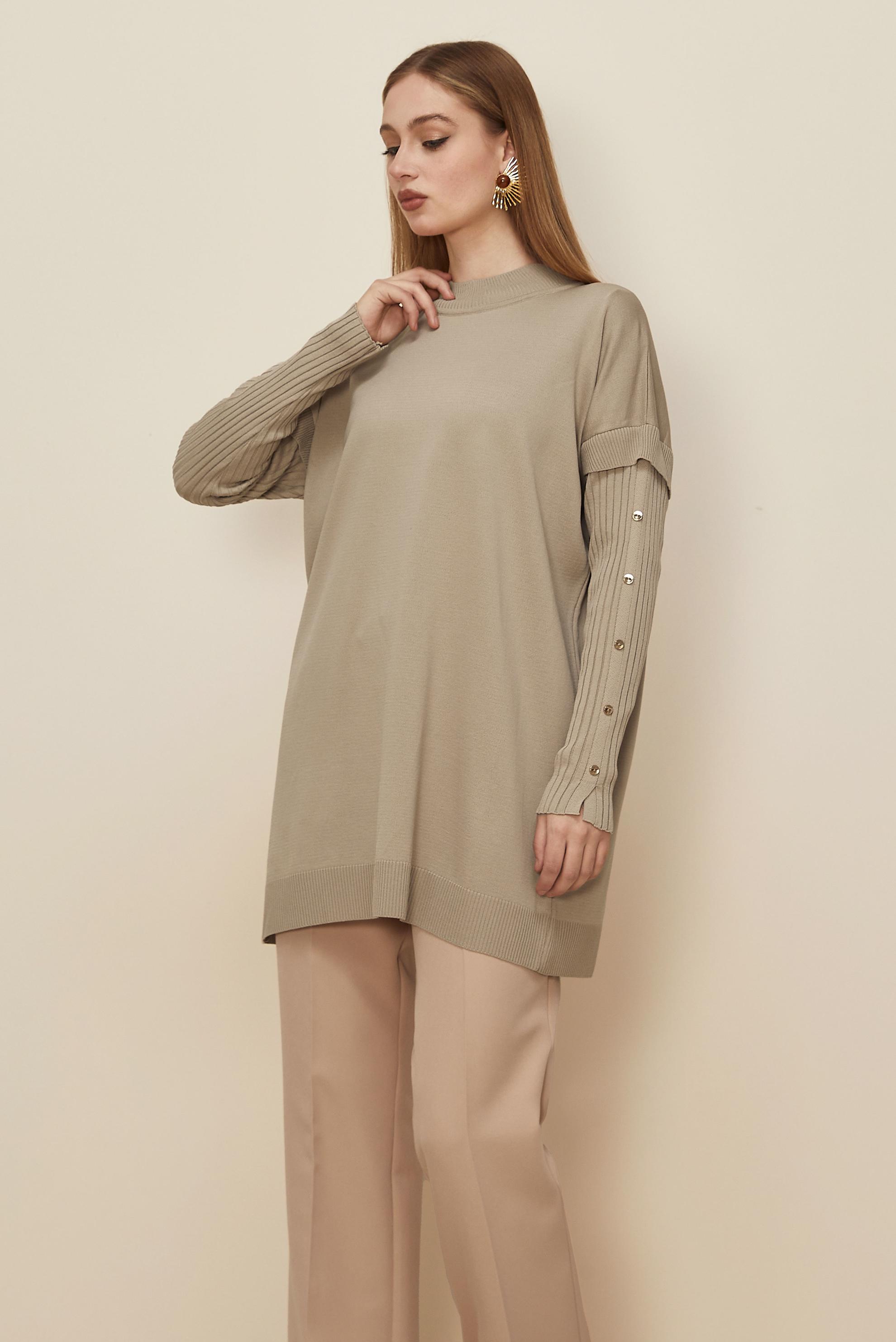 Tesettür giyim BEJ DÜĞME DETAYLI TRİKO TUNİK 45853