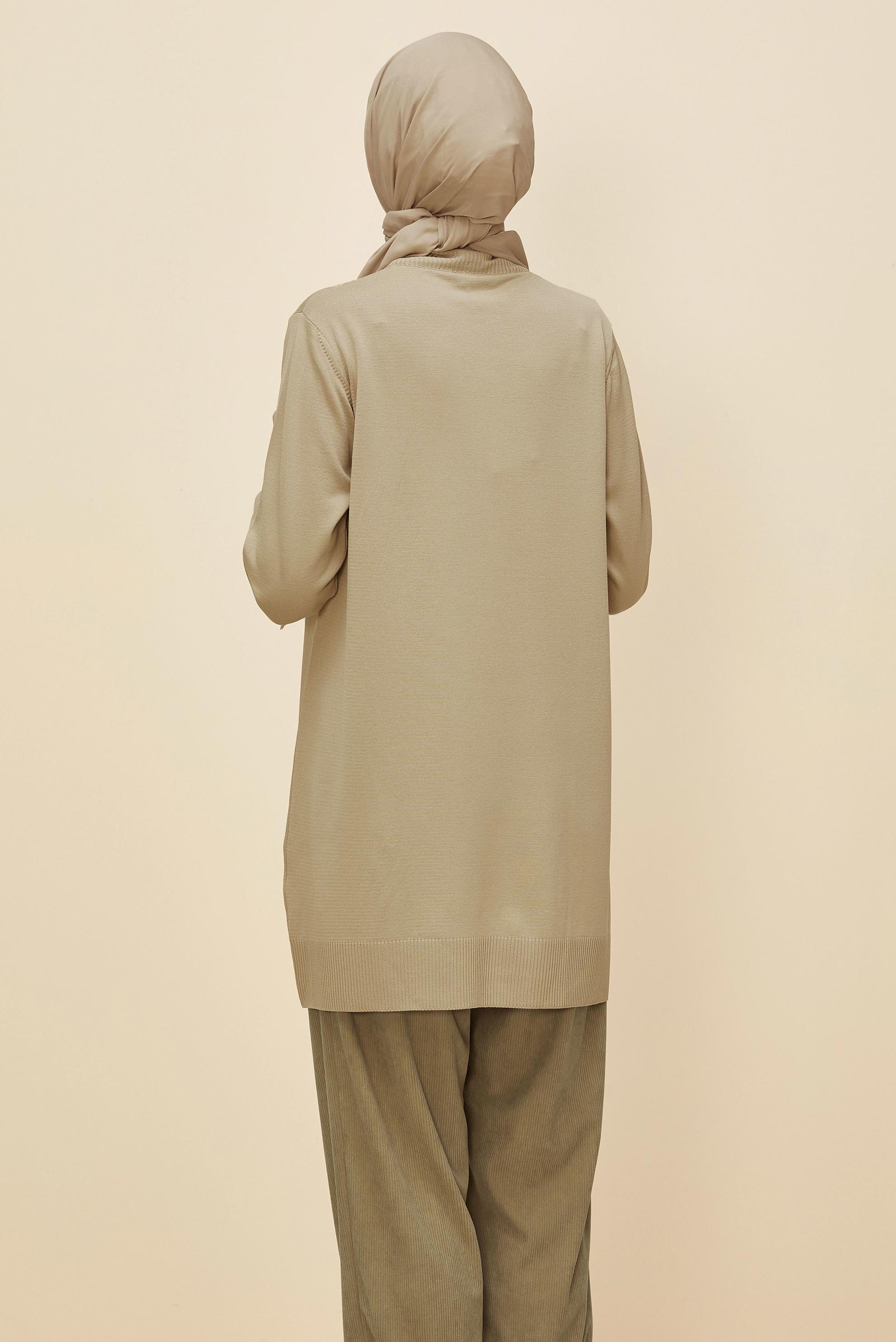 Tesettür giyim BEJ FERMUARLI TRİKO TUNİK 45885