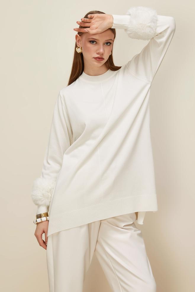 Hijab clothing WHITE KNITWEAR TUNIC WITH FAUX-FUR DETAIL 45900 - ALVİNA