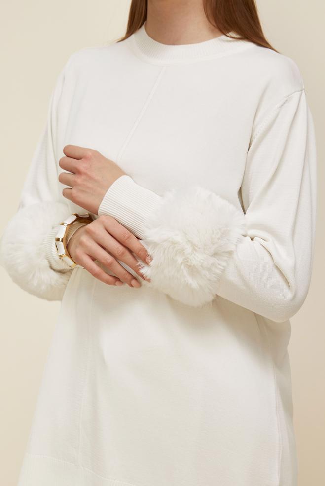 Hijab clothing WHITE KNITWEAR TUNIC WITH FAUX-FUR DETAIL 45900 - ALVİNA
