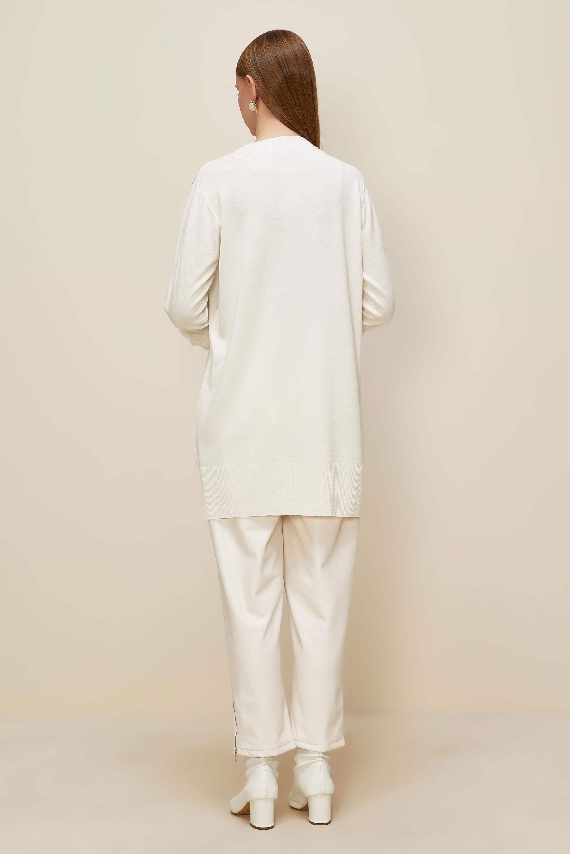 Tesettür giyim BEYAZ KÜRK DETAYLI TRİKO TUNİK 45900