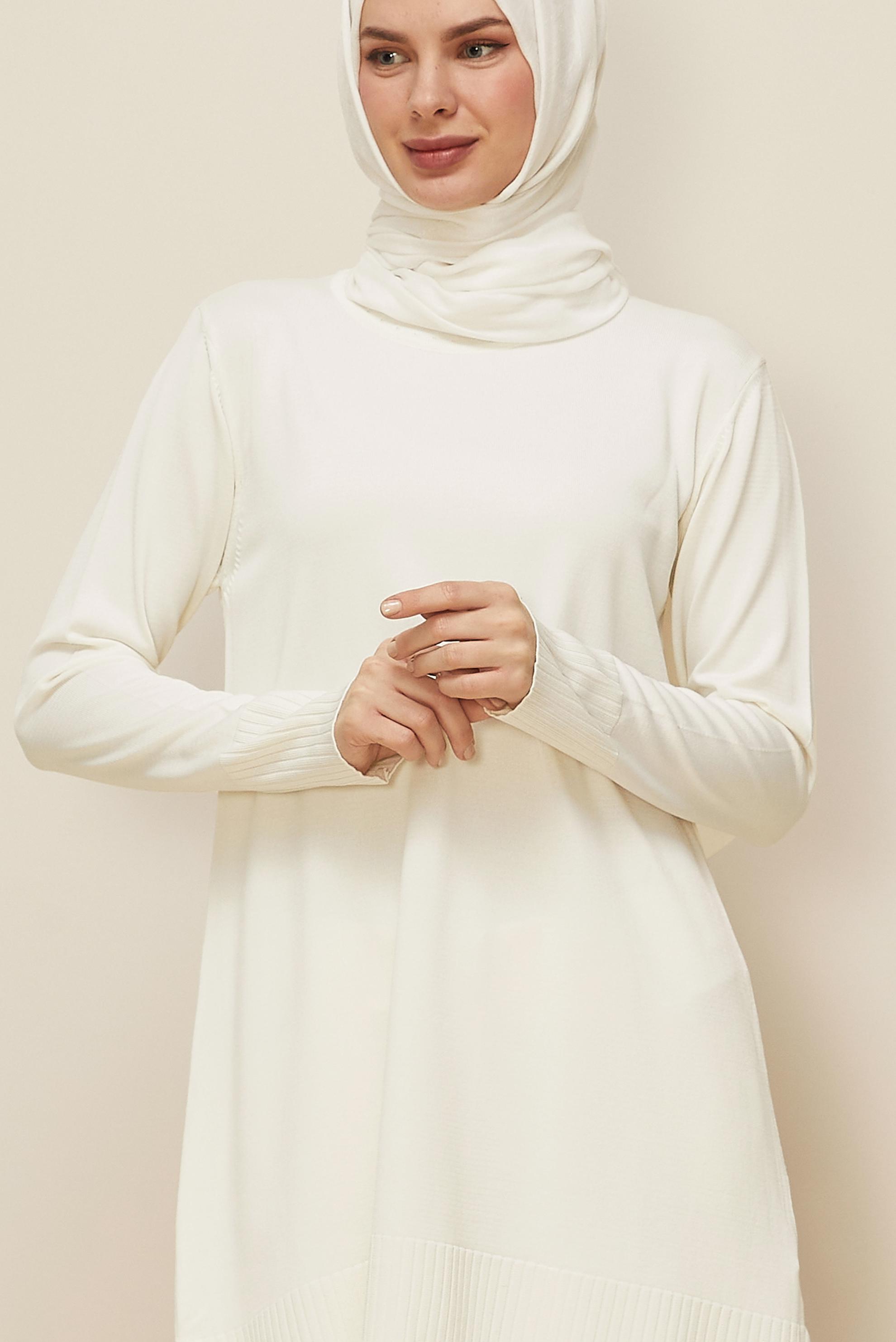 Tesettür giyim BEYAZ 45901 TRİKO TUNİK 38-46