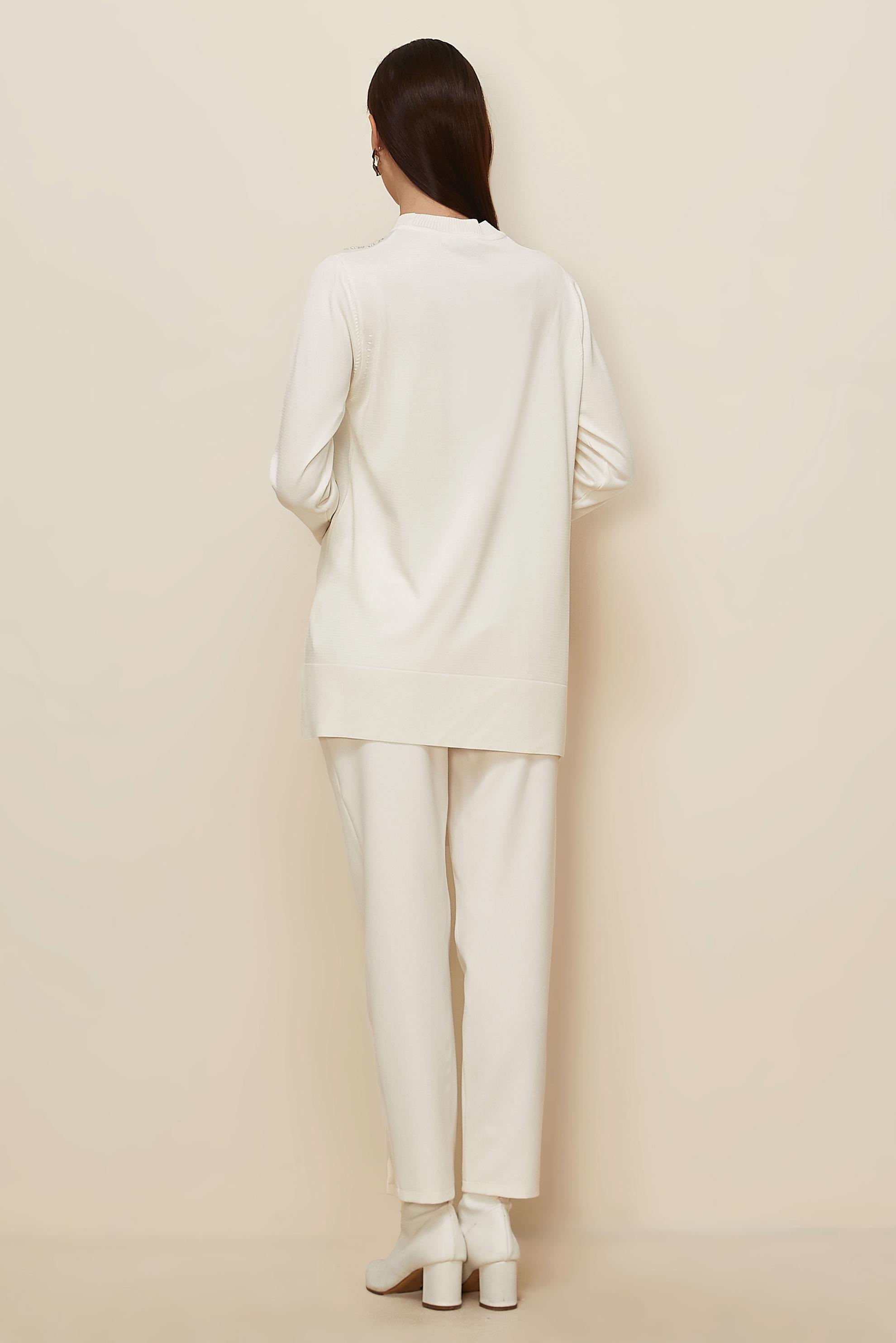 Tesettür giyim BEYAZ BONCUK İŞLEMELİ TRİKO TUNİK 45906