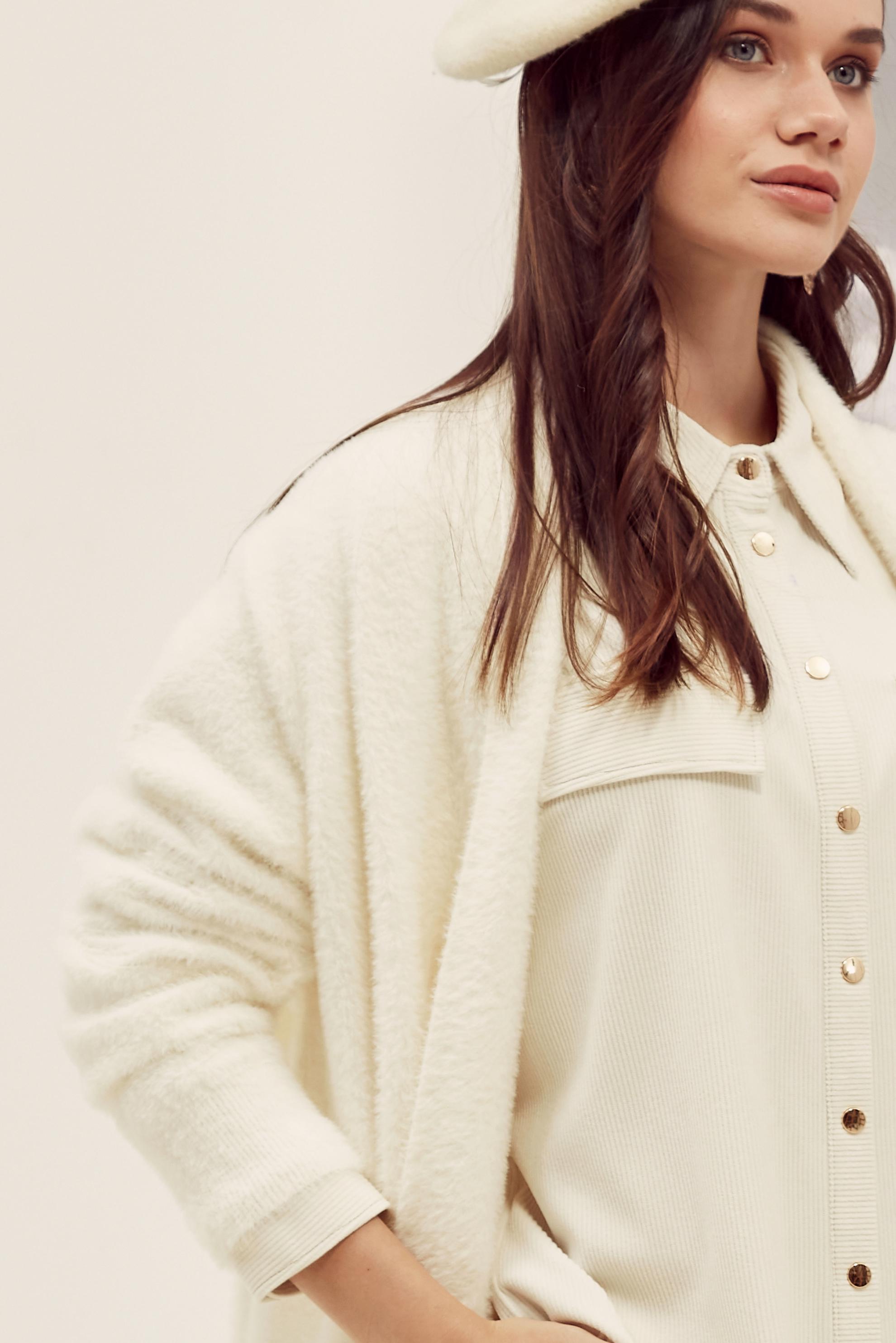 Tesettür giyim BEYAZ TRİKO HIRKA 45925