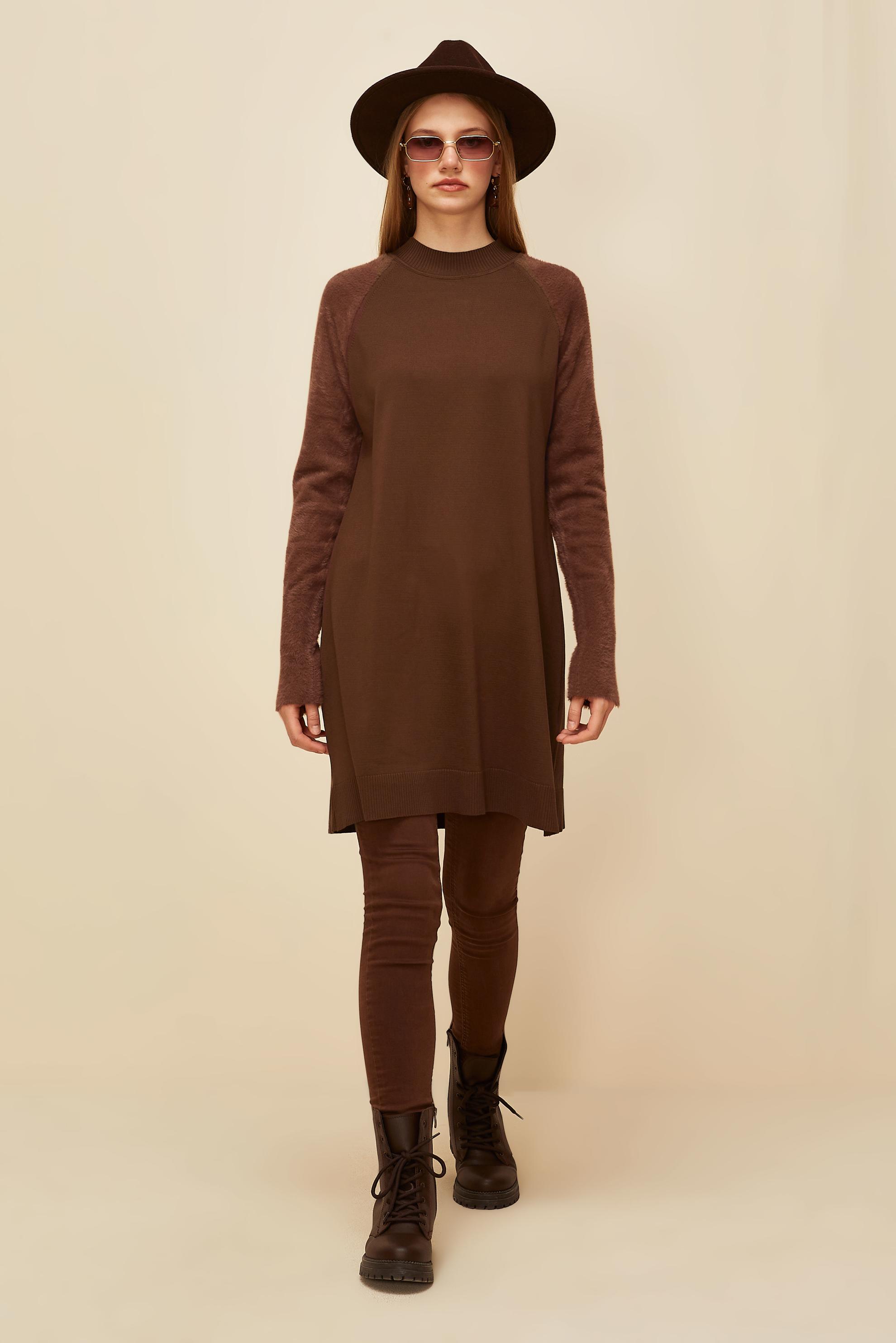 Tesettür giyim KAHVE DÜĞMELİ TRİKO TUNİK 45929