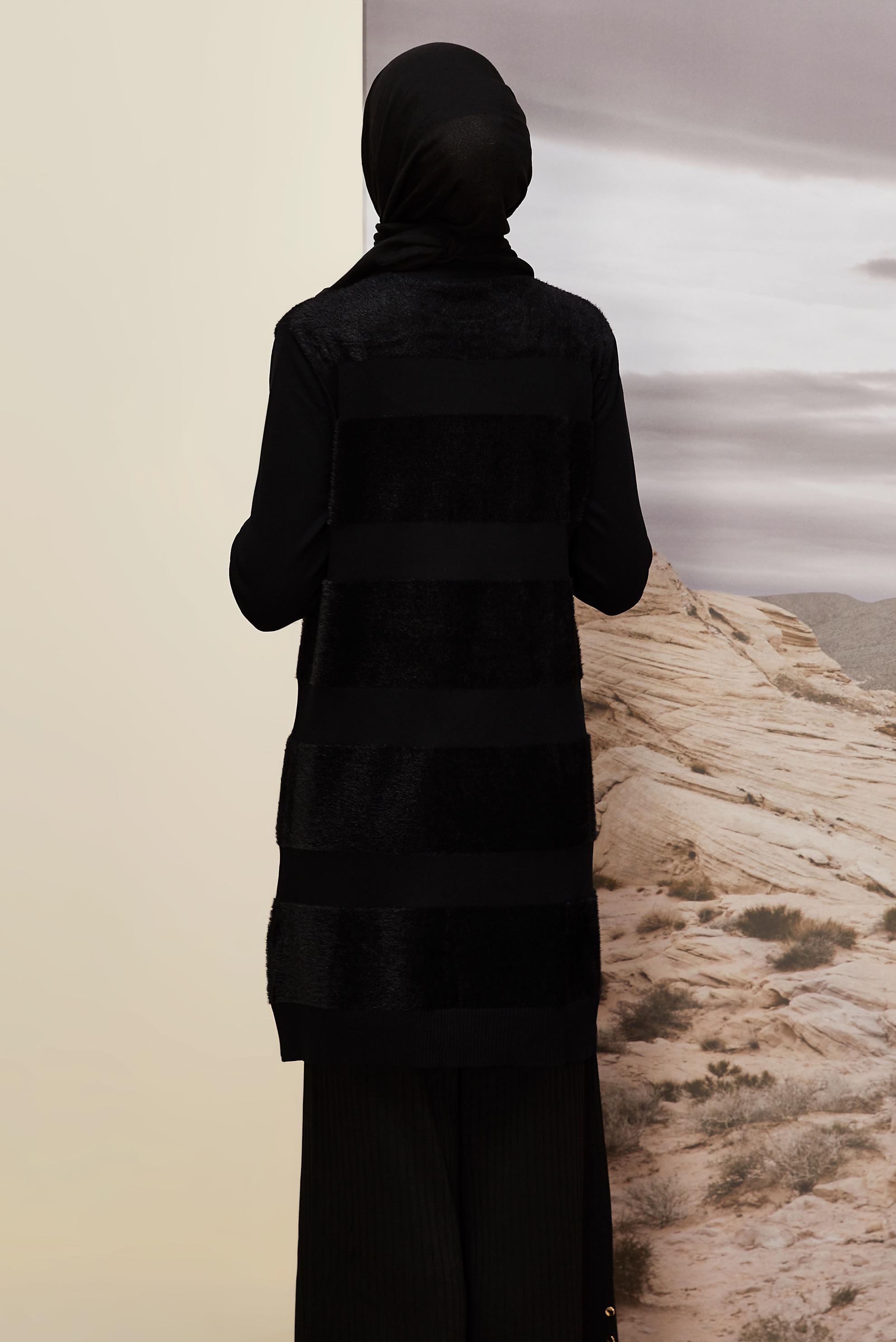 Tesettür giyim SİYAH ÇİZGİLİ TRİKO TUNİK 45930