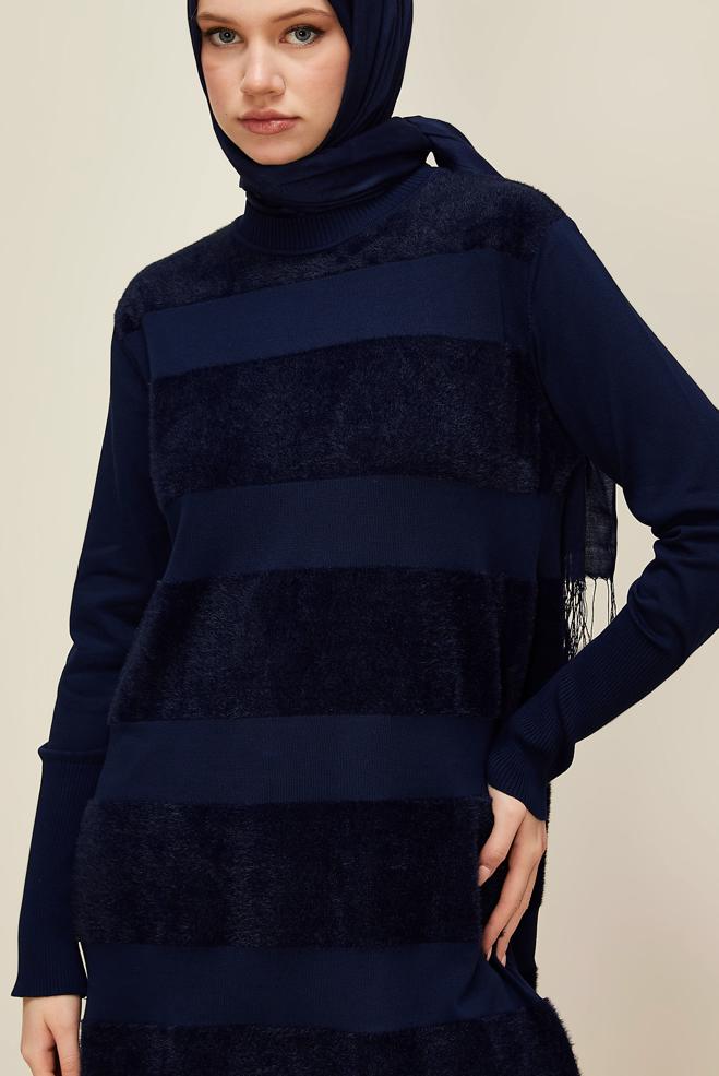 Vêtements hijab BLEU MARINE TUNIQUE EN MAILLE RAYÉE 45930 - ALVİNA