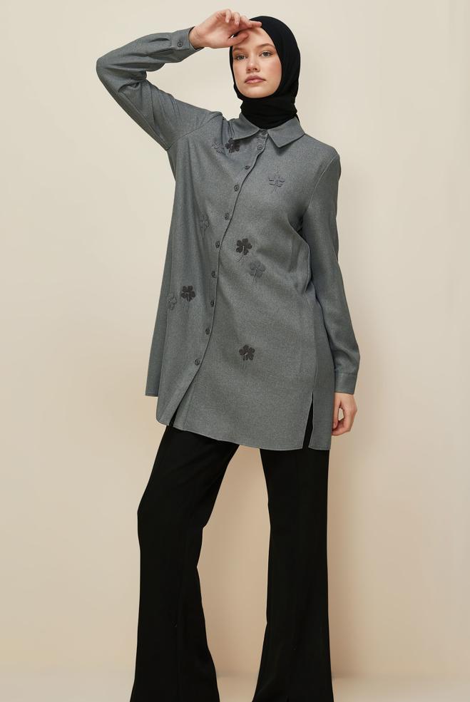 Vêtements hijab GRIS TUNIQUE DÉTAILLÉE DE FLEURS 45945 - ALVİNA